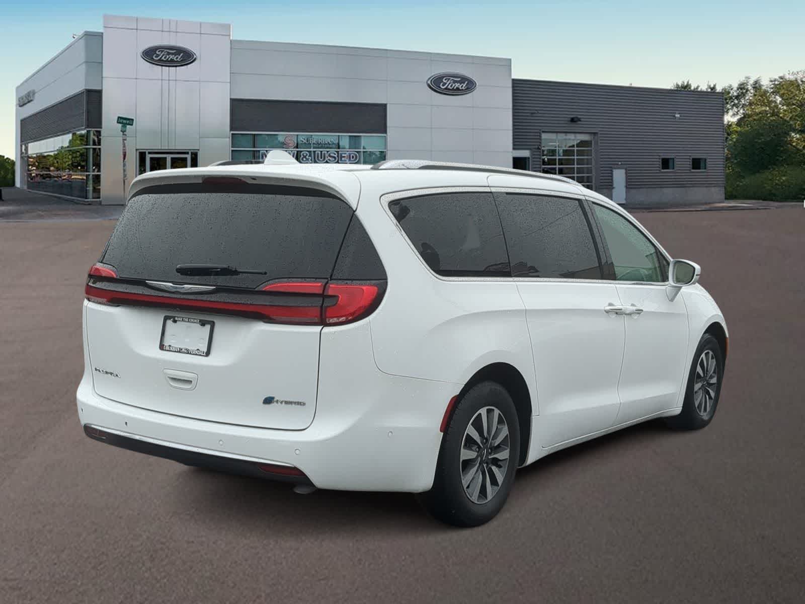 Thumbnail: 2021 Chrysler Pacifica - 11