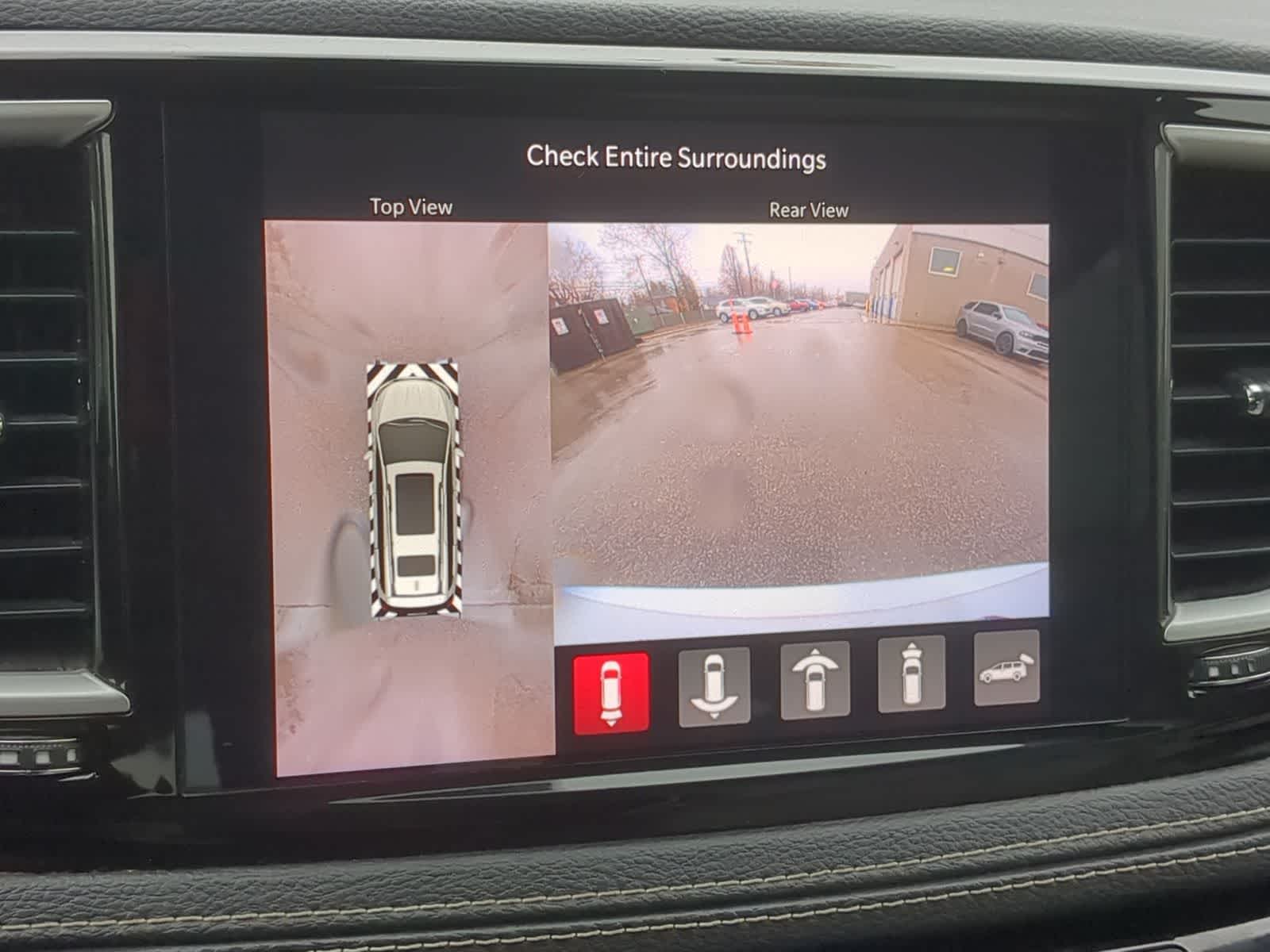 Thumbnail: 2021 Chrysler Pacifica - 36