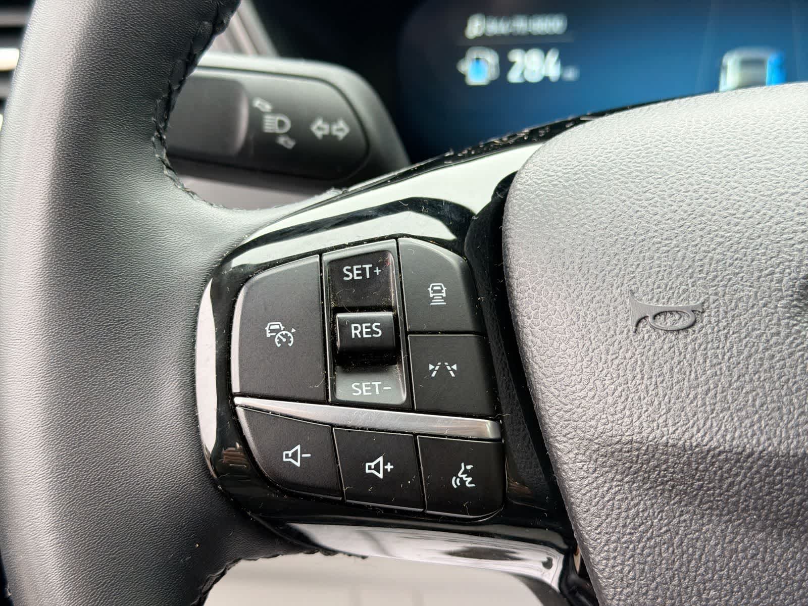 Thumbnail: 2023 Ford Escape - 30