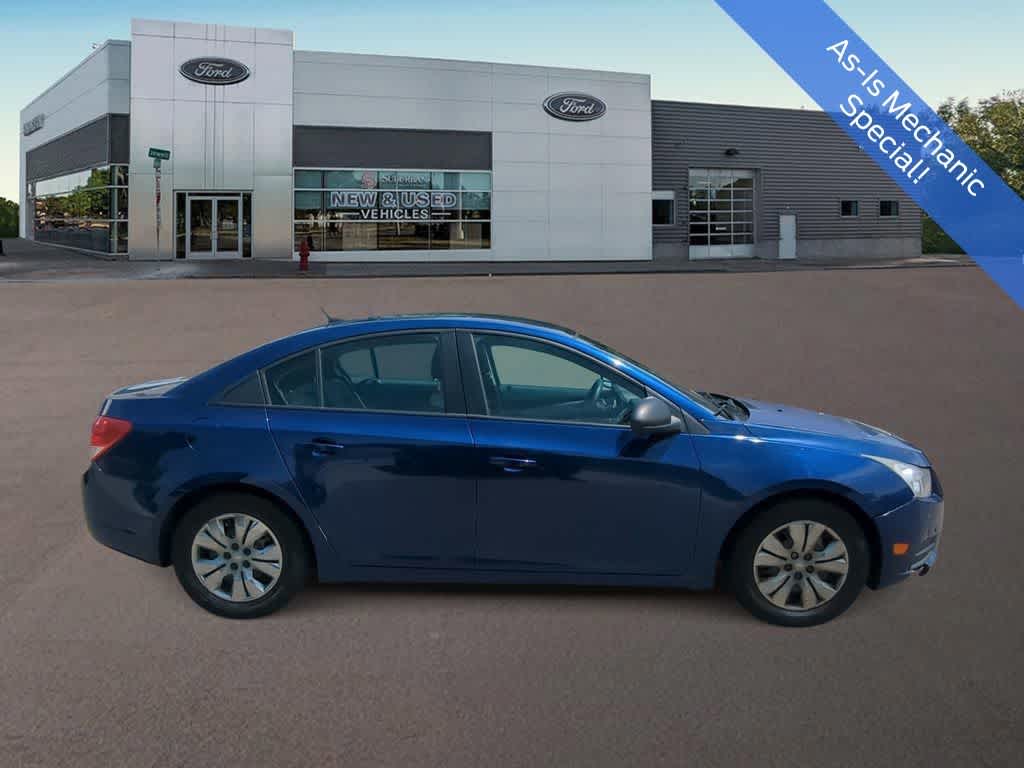 Thumbnail: 2013 Chevrolet Cruze - 10