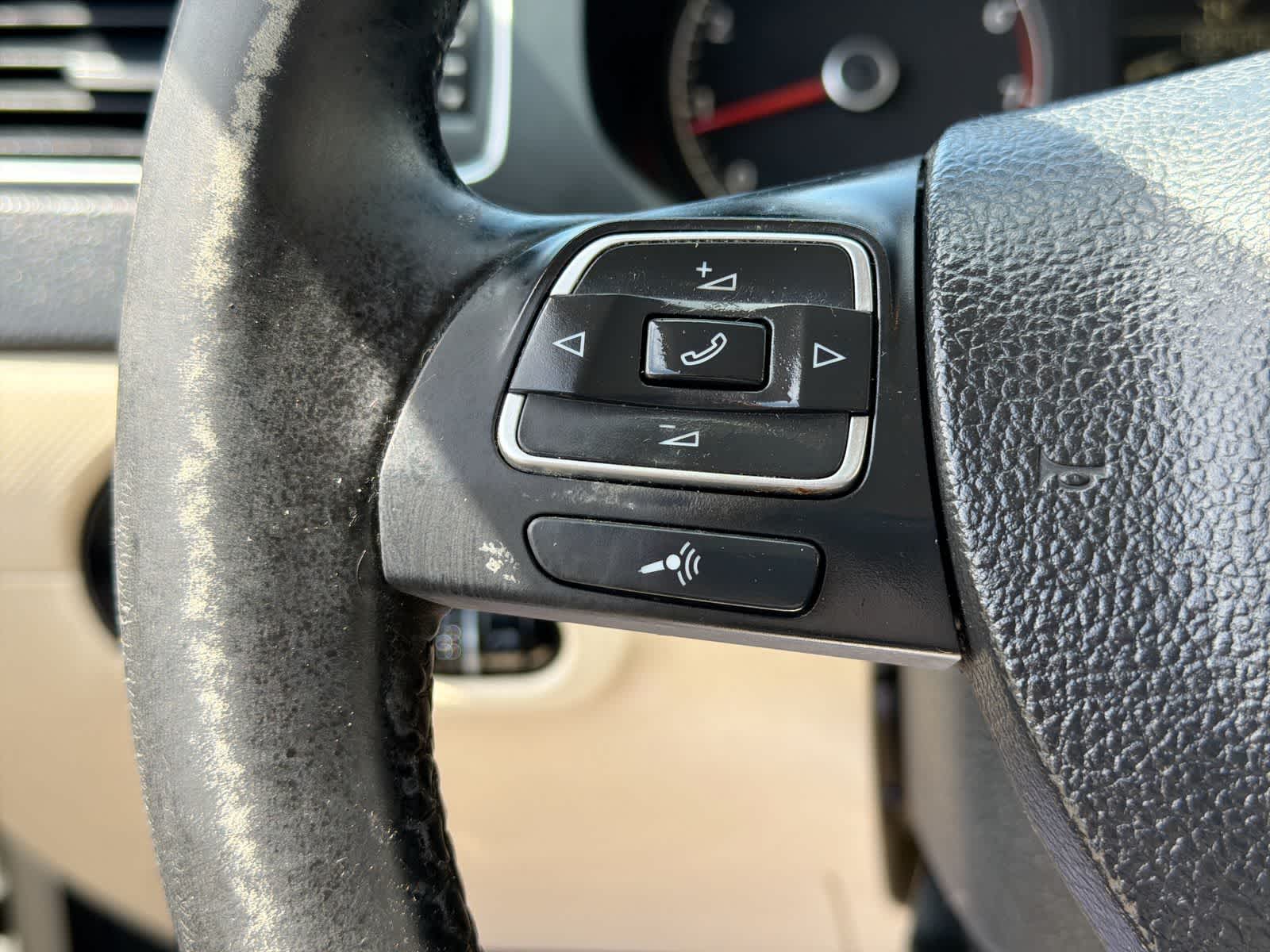 Thumbnail: 2011 Volkswagen Jetta - 24
