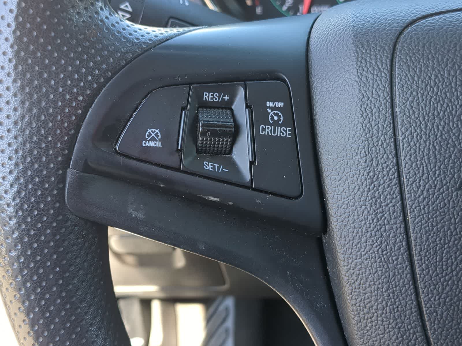 Thumbnail: 2020 Chevrolet Trax - 25