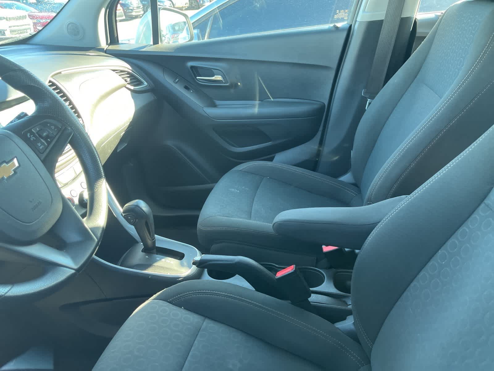 Thumbnail: 2018 Chevrolet Trax - 25