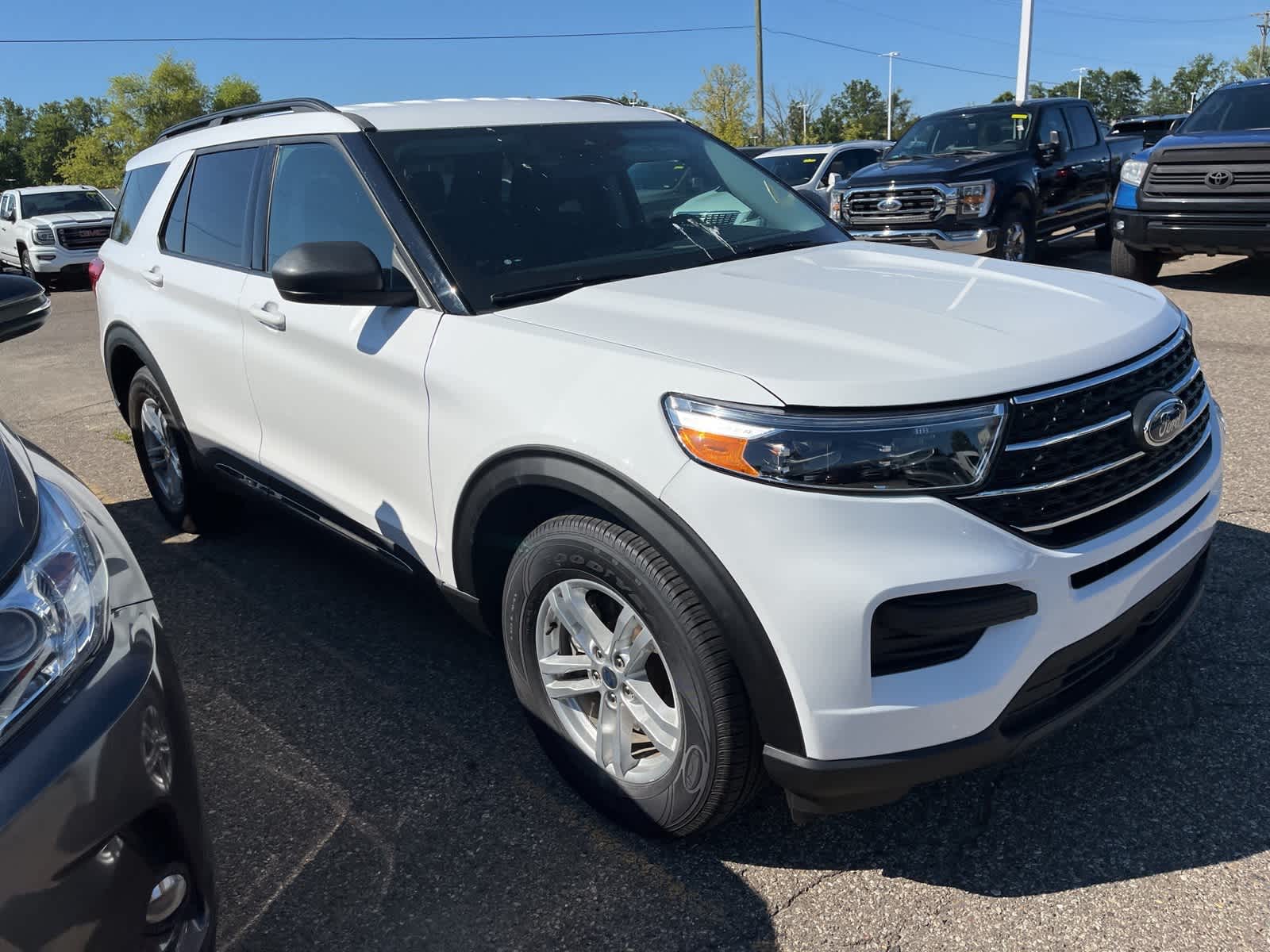 Thumbnail: 2022 Ford Explorer - 16