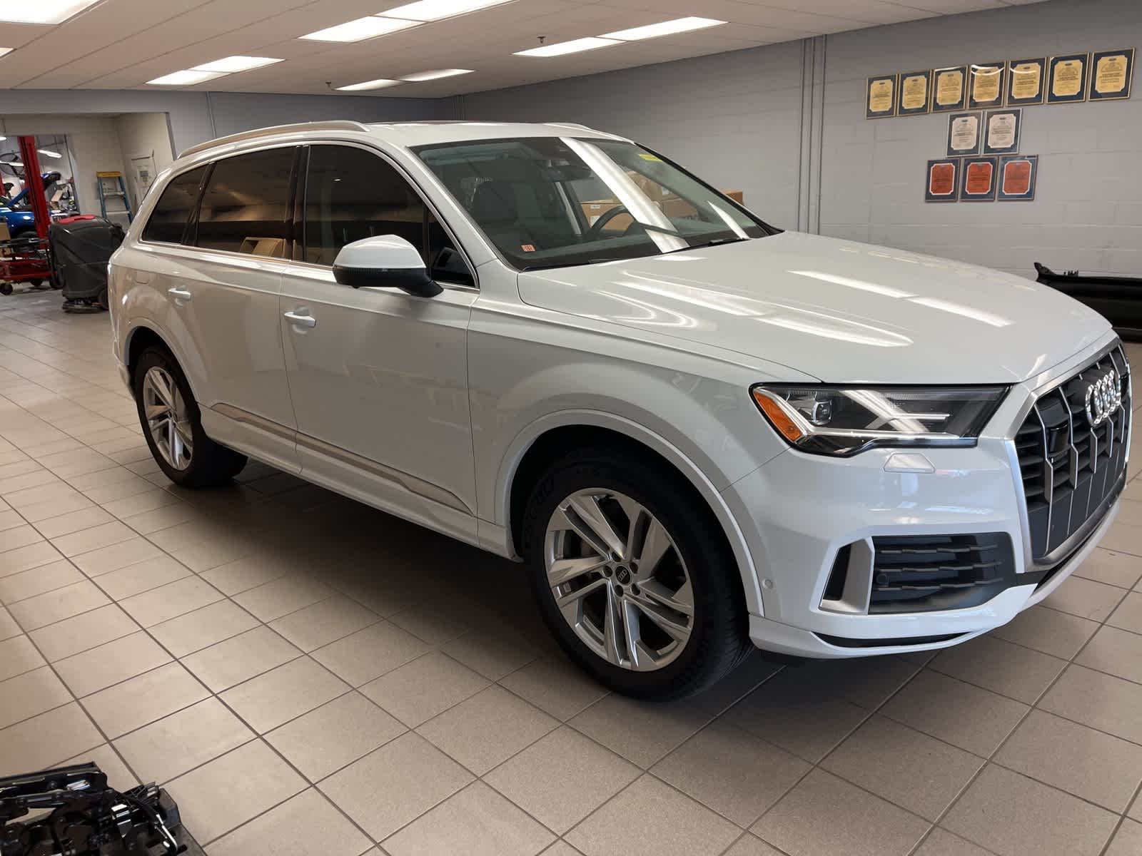 Thumbnail: 2021 Audi Q7 - 14