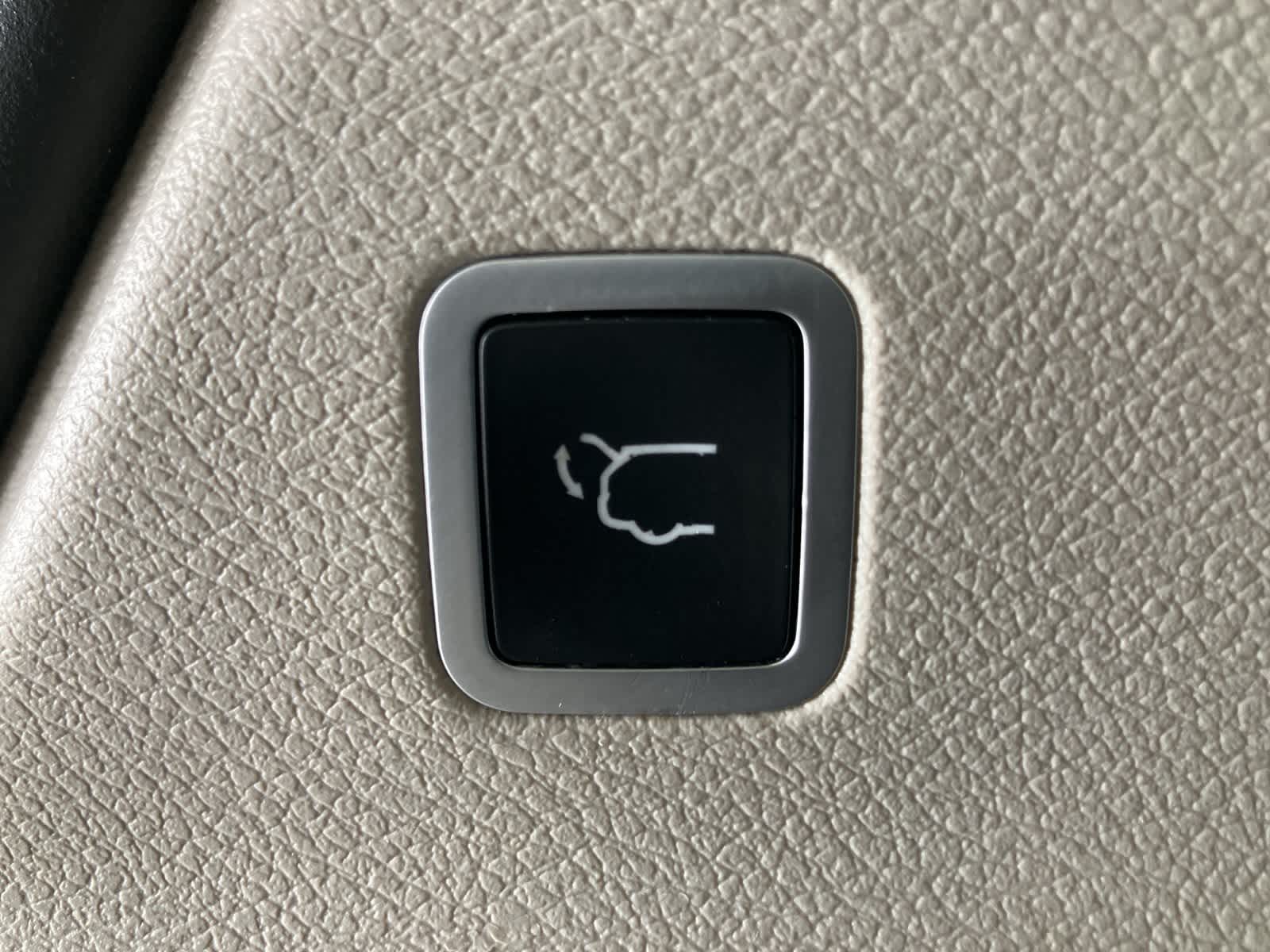 Thumbnail: 2018 Chrysler Pacifica - 31