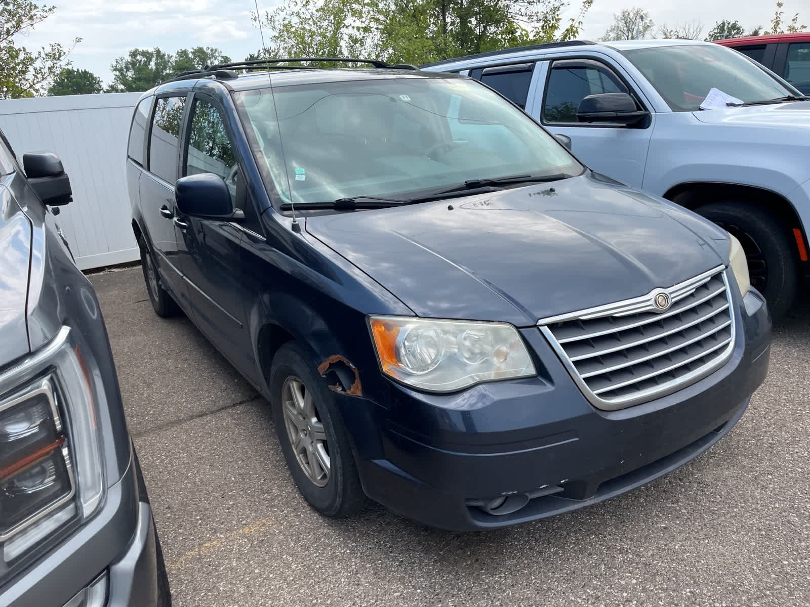 Thumbnail: 2008 Chrysler Town & Country - 17