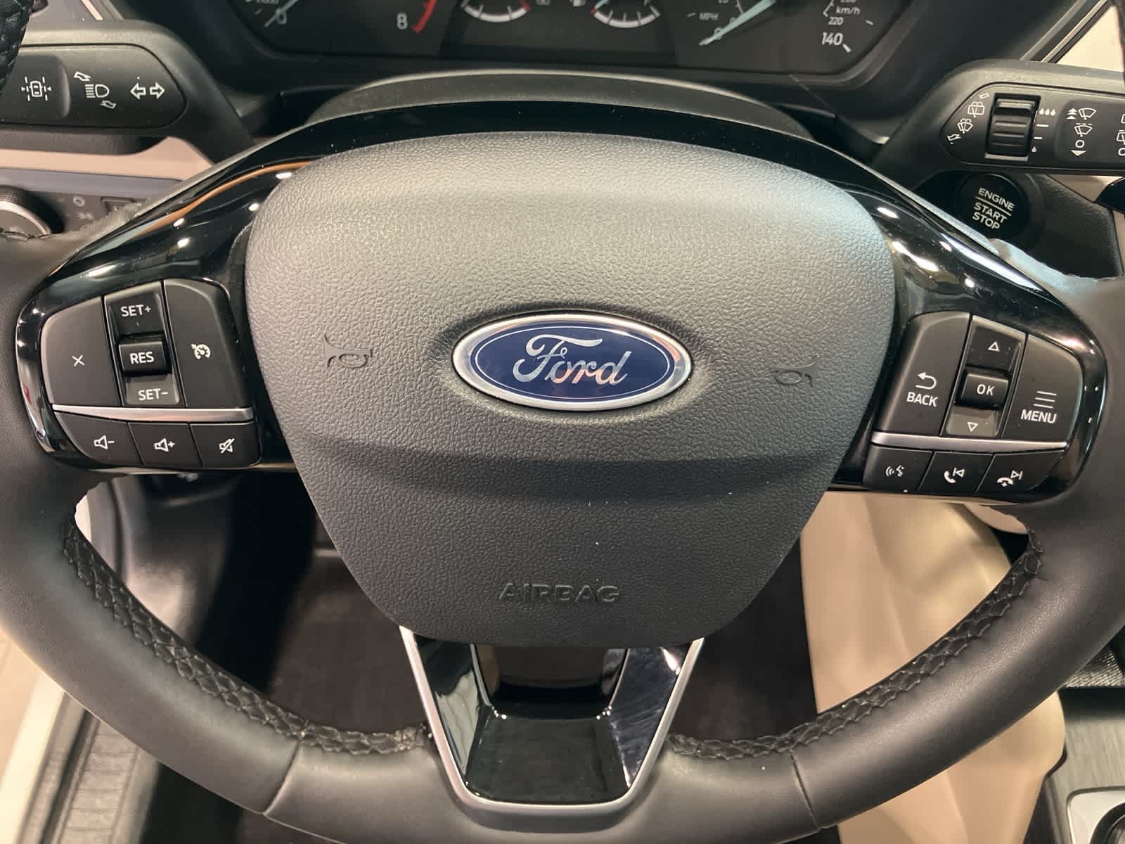 Thumbnail: 2022 Ford Escape - 16