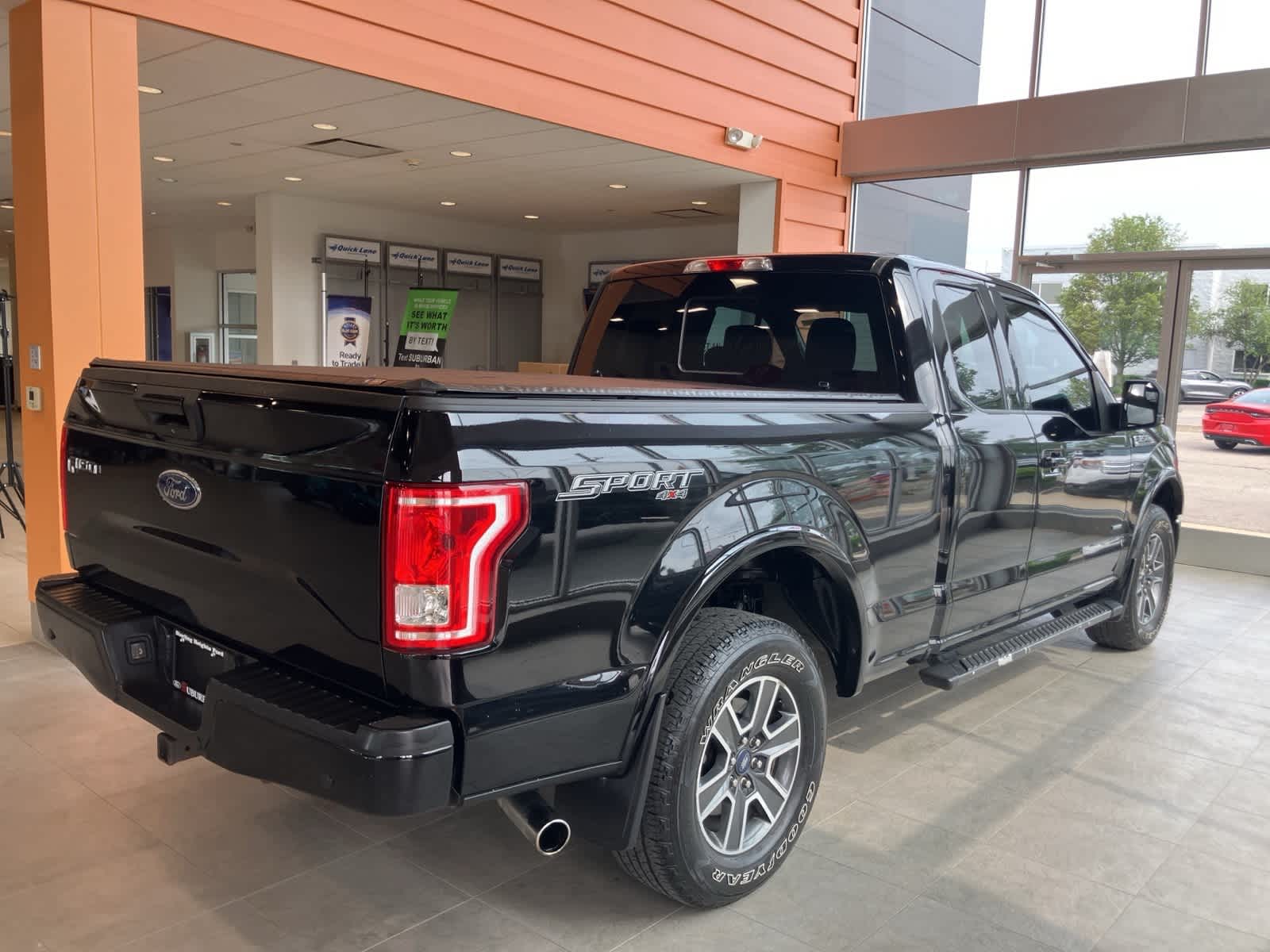 2017 Ford F-150 XLT 4