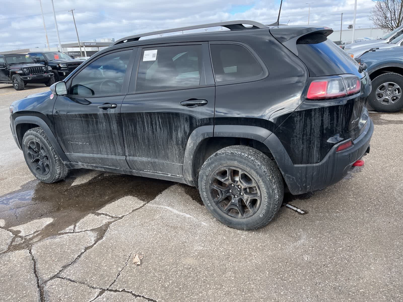 Thumbnail: 2021 Jeep Cherokee - 12
