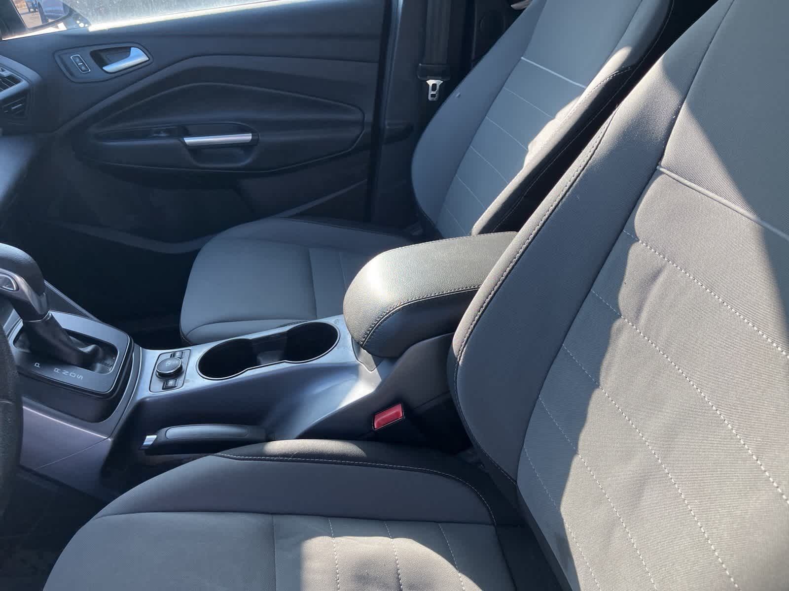 Thumbnail: 2015 Ford Escape - 23