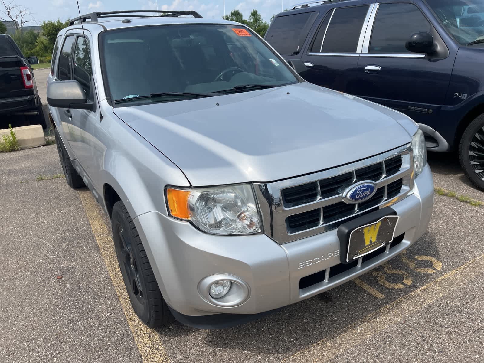Thumbnail: 2011 Ford Escape - 17