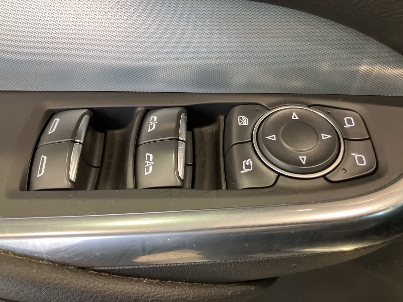 Thumbnail: 2021 Cadillac XT4 - 14