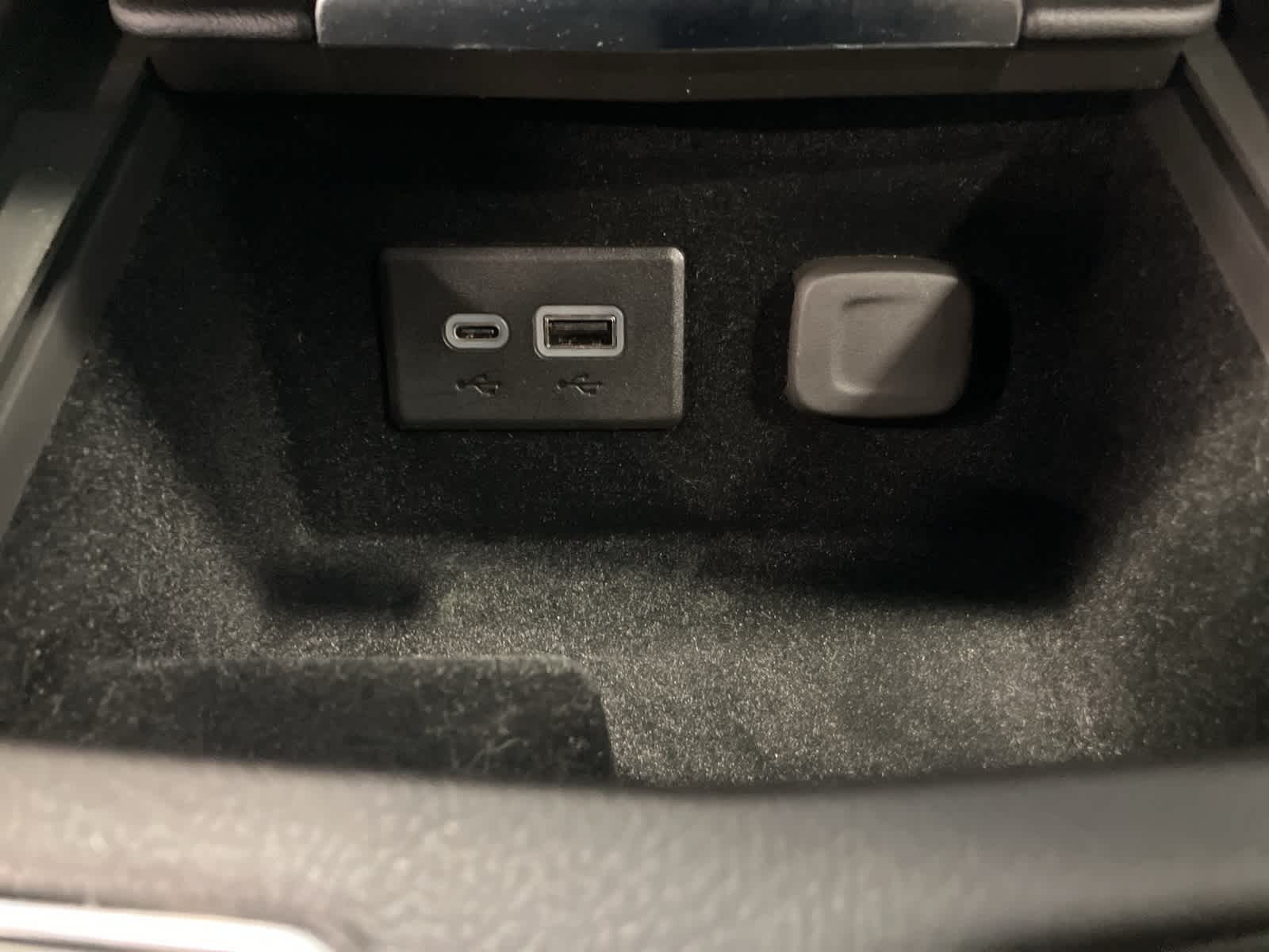 Thumbnail: 2024 Cadillac XT4 - 16