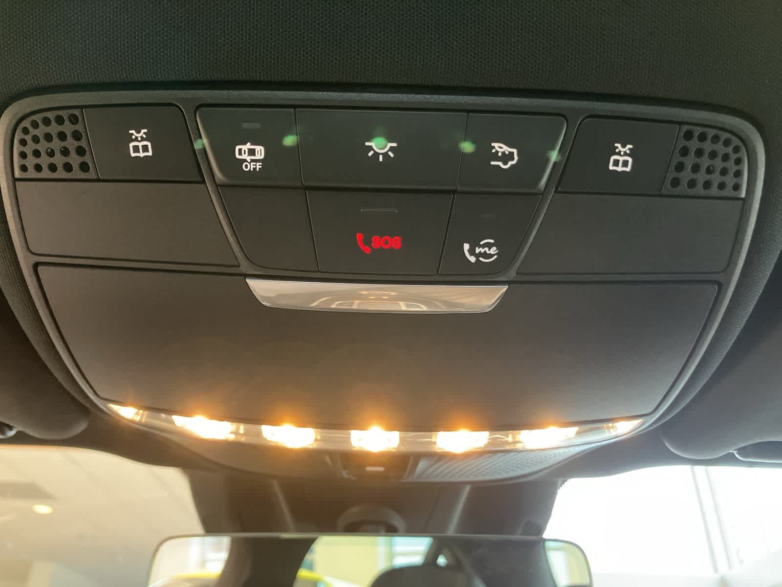 Thumbnail: 2022 Mercedes-Benz E-Class - 26