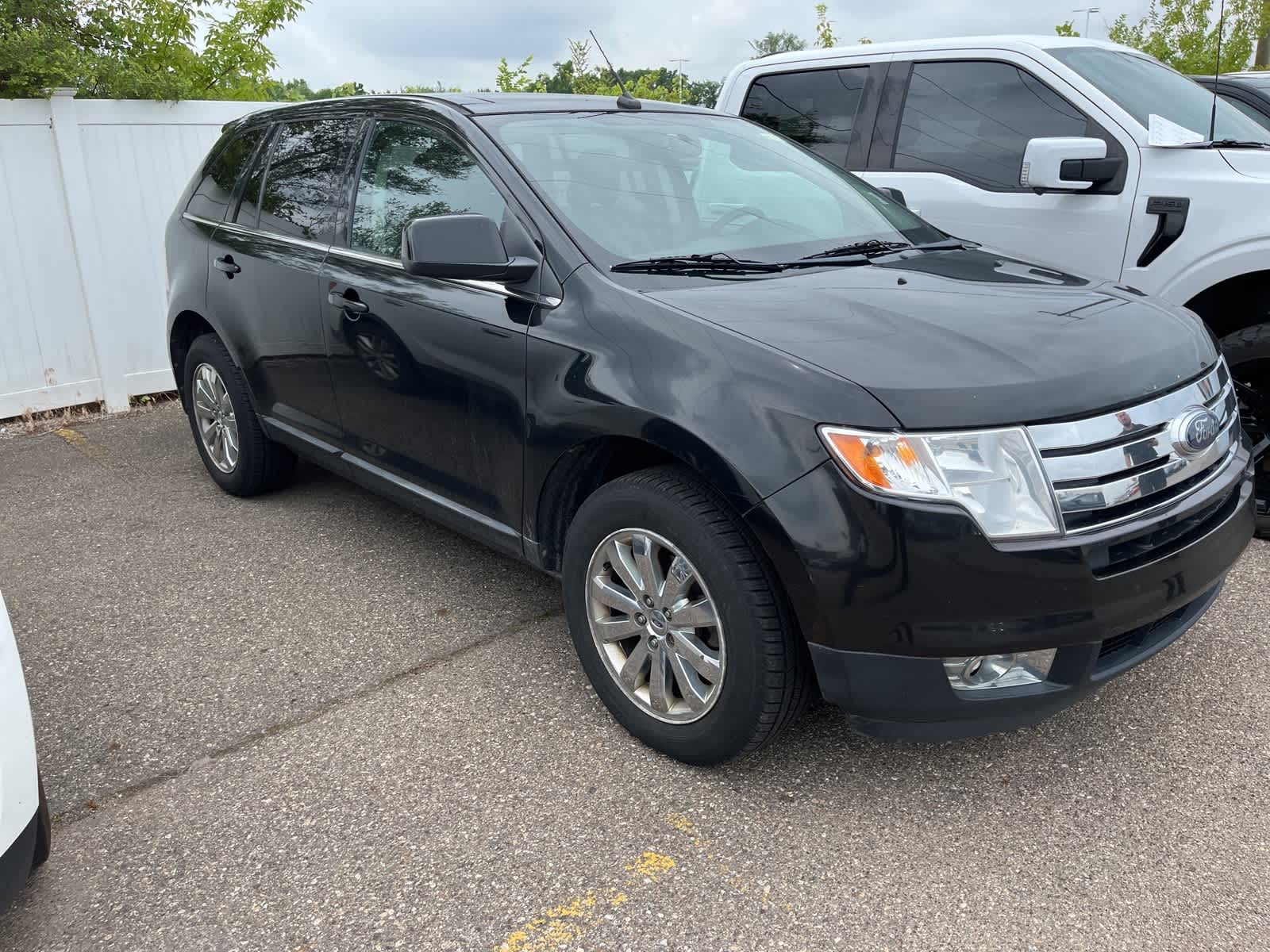 Thumbnail: 2010 Ford Edge - 17