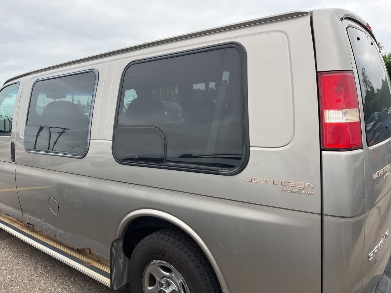 Thumbnail: 2004 GMC Savana - 8