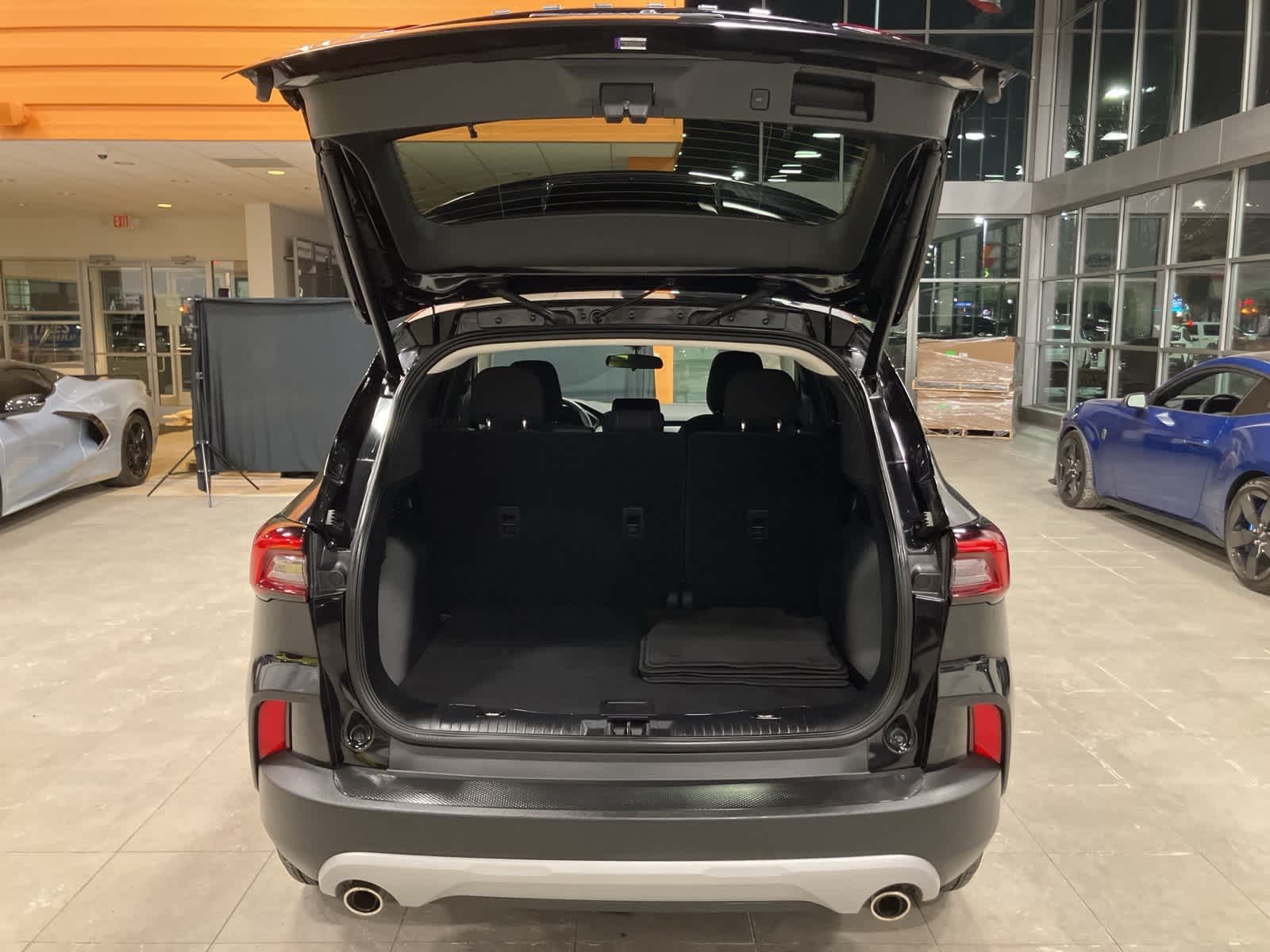 Thumbnail: 2023 Ford Escape - 24