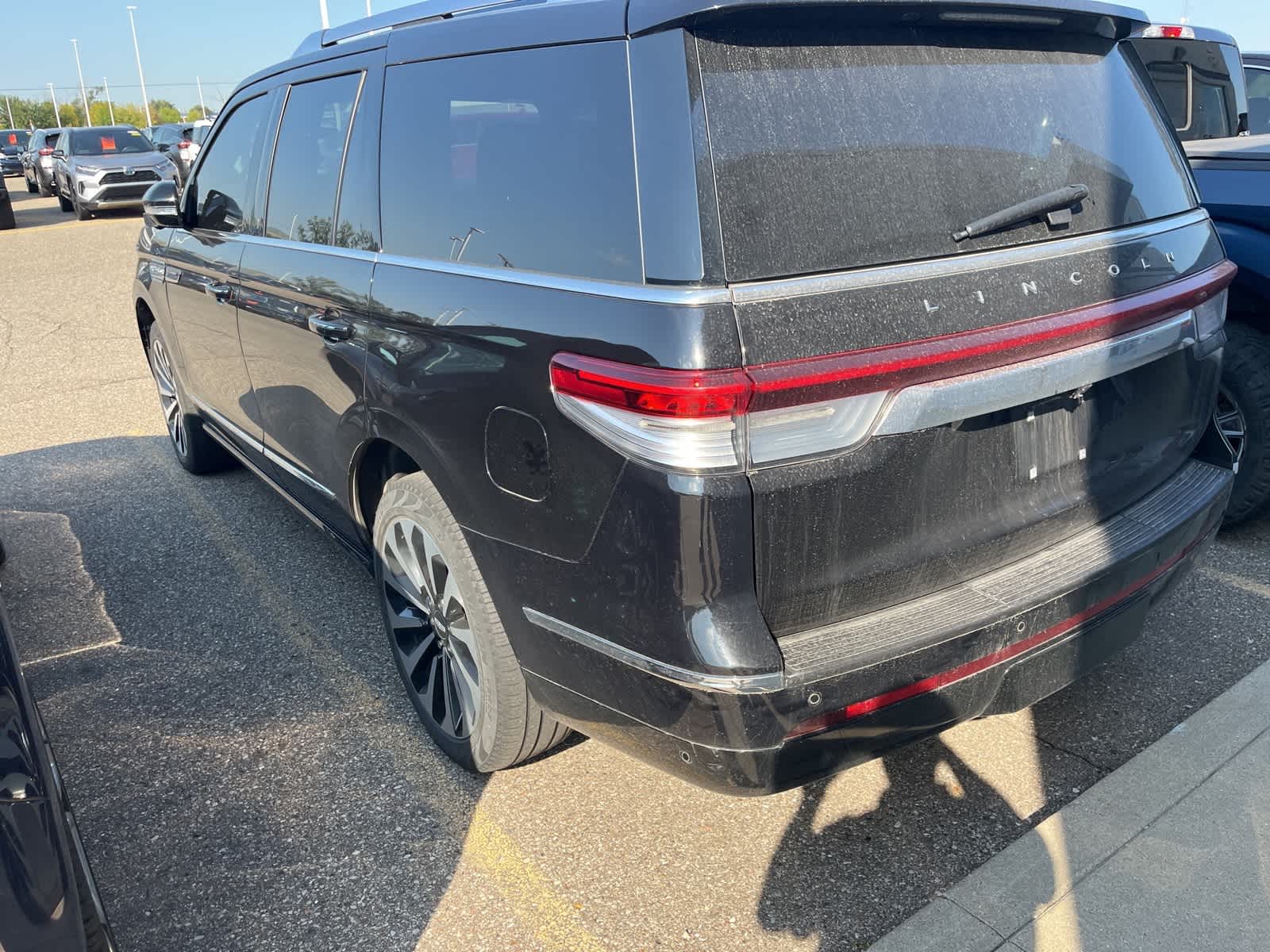 Thumbnail: 2023 Lincoln Navigator - 8