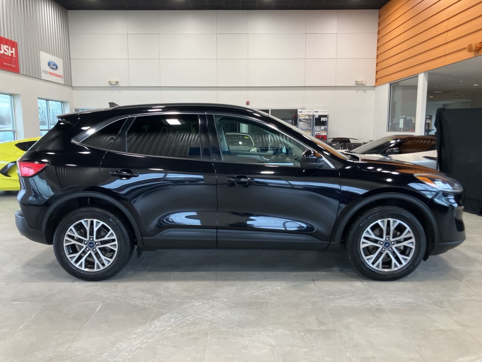 Thumbnail: 2021 Ford Escape - 4