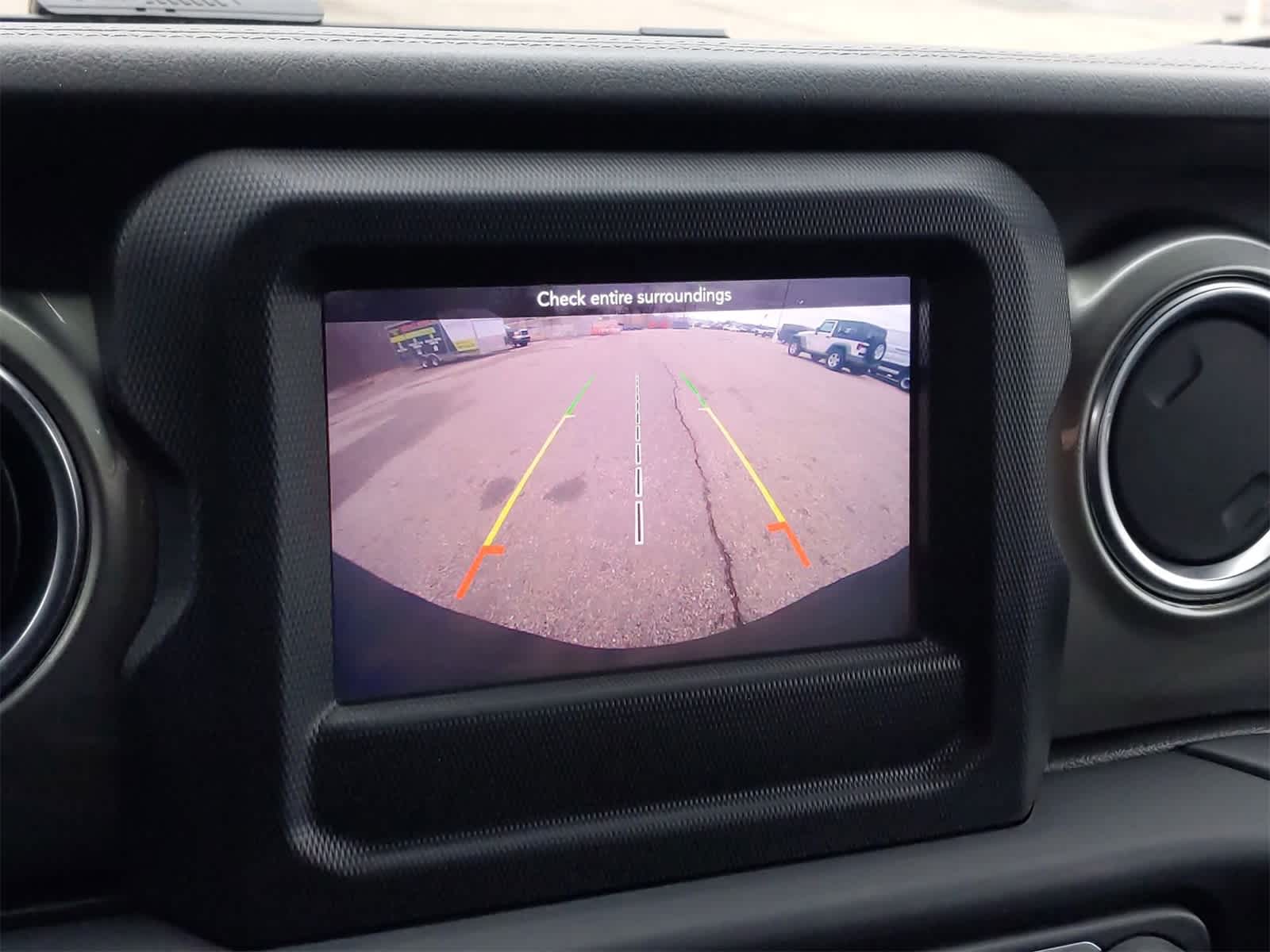 2019 Jeep Wrangler Unlimited Sahara 28