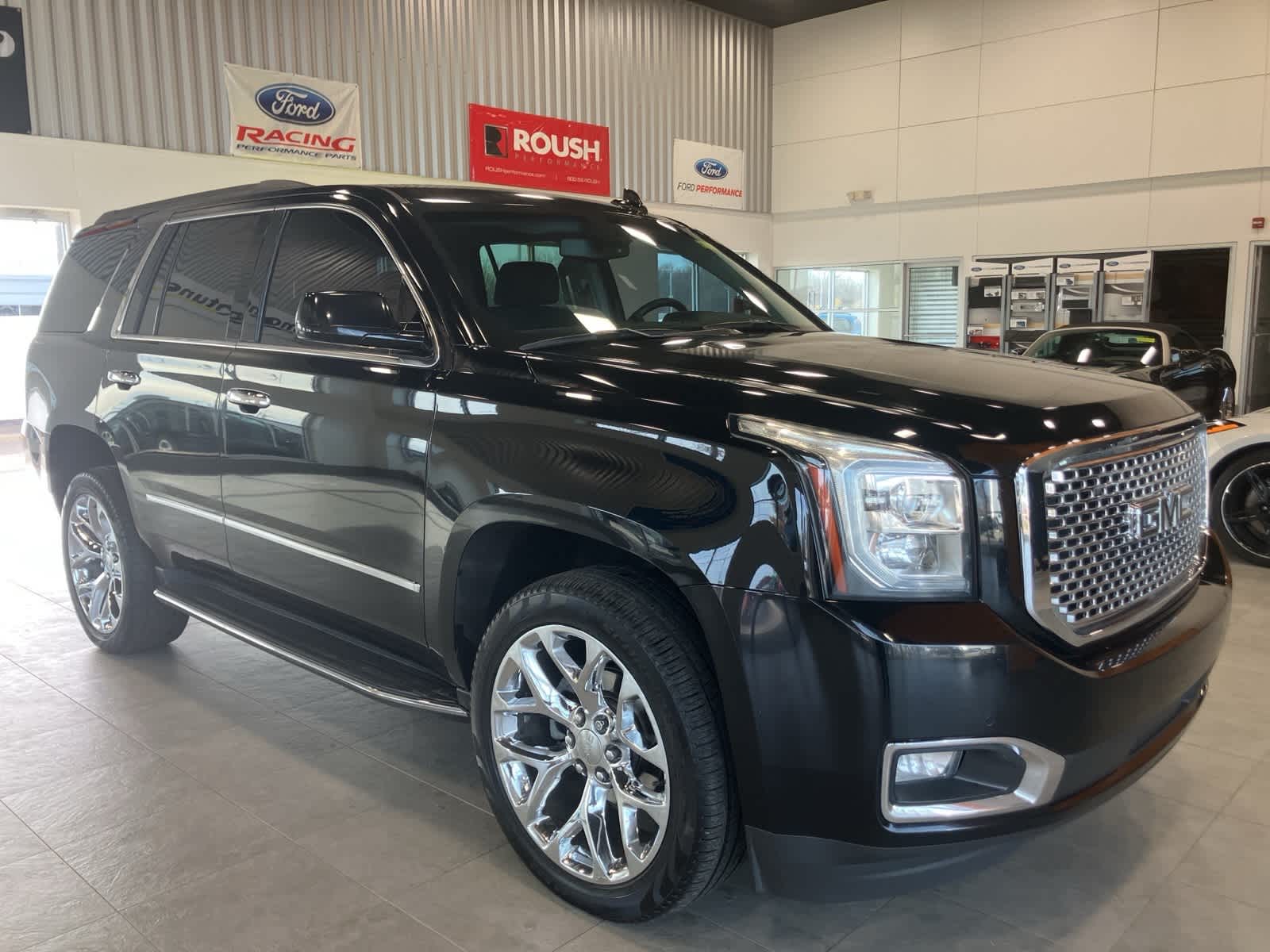 Thumbnail: 2017 GMC Yukon - 3