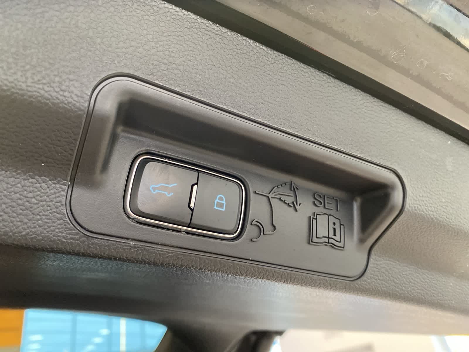 Thumbnail: 2023 Ford Explorer - 31