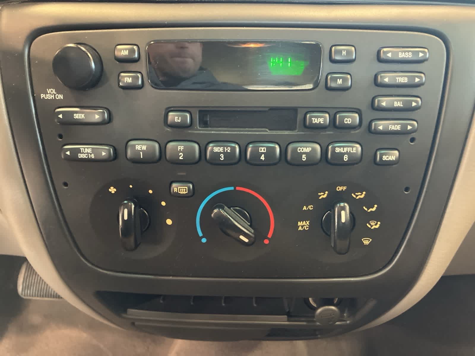 Thumbnail: 2000 Ford Taurus - 21