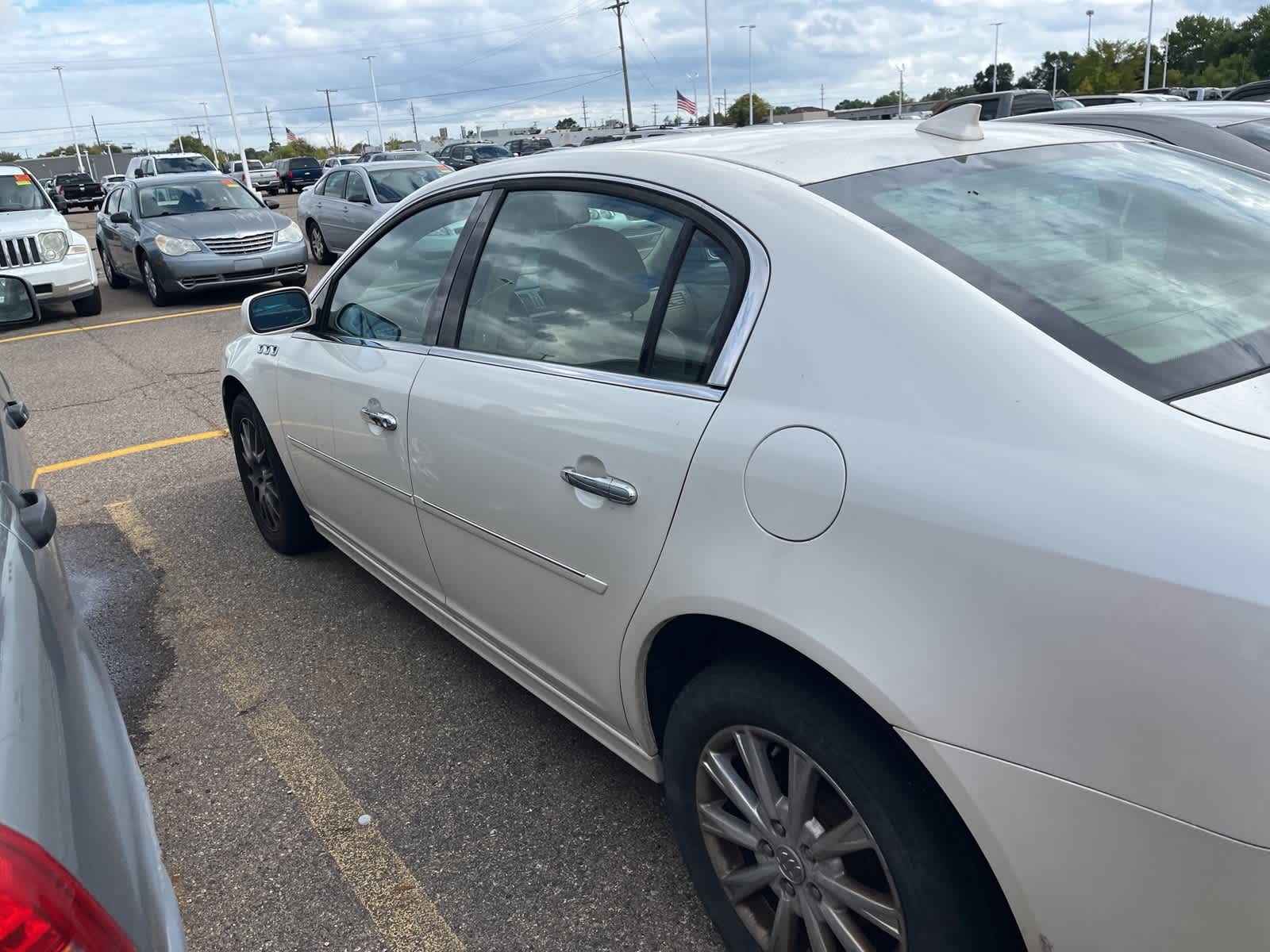 Thumbnail: 2010 Buick Lucerne - 11