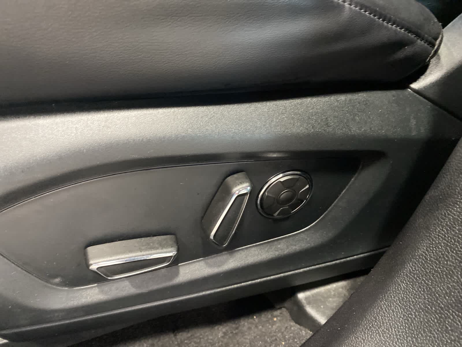 Thumbnail: 2020 Ford Explorer - 16