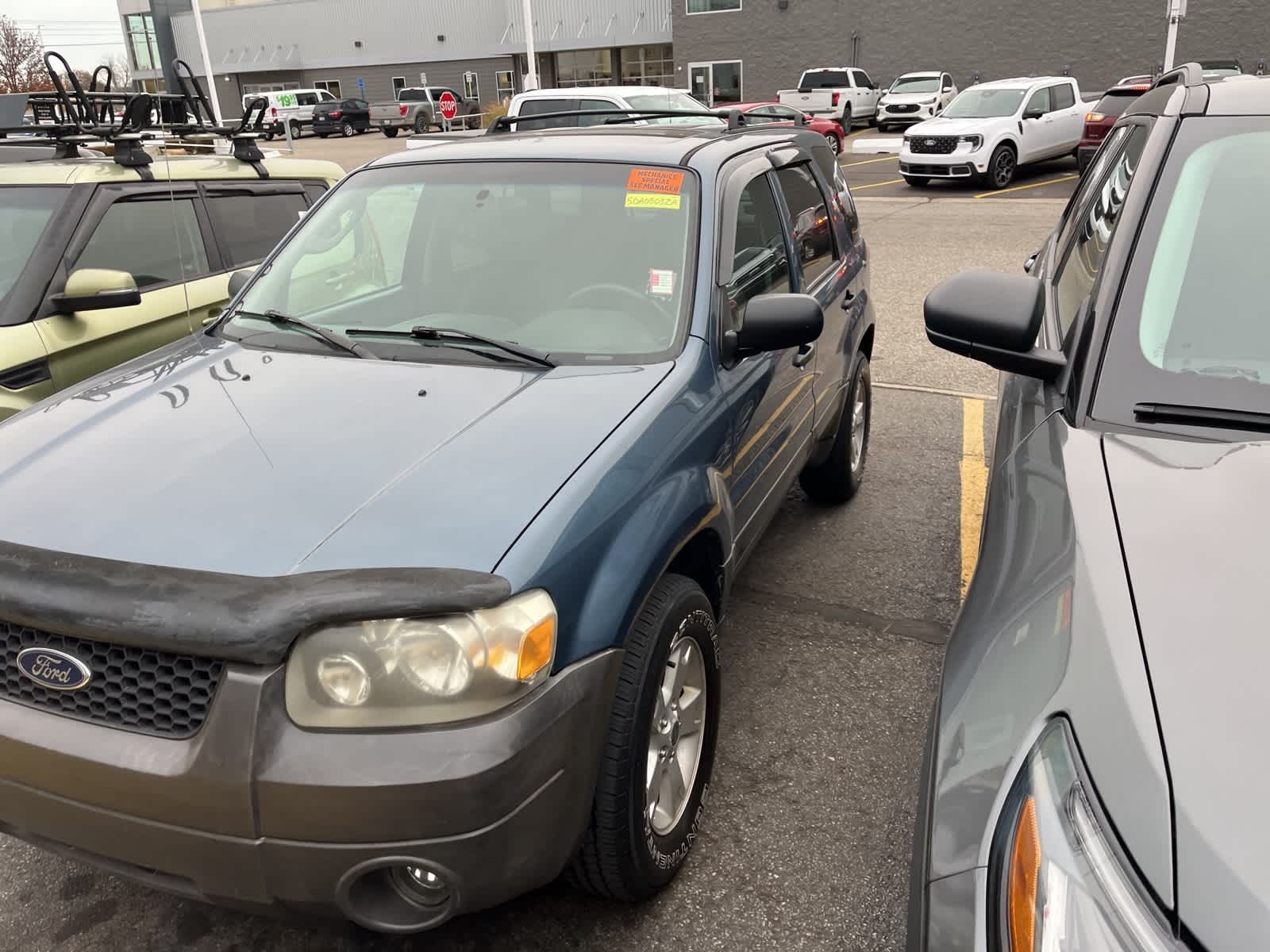 Thumbnail: 2005 Ford Escape - 6