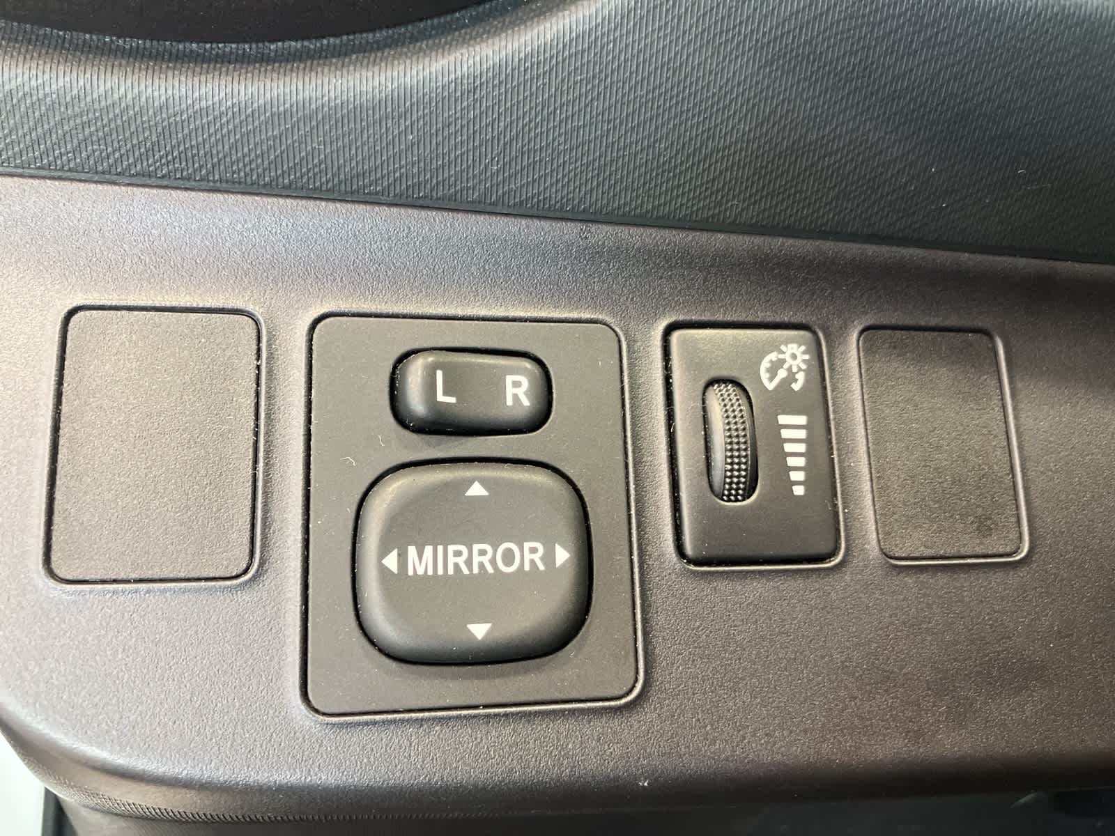 Thumbnail: 2012 Toyota Prius c - 13