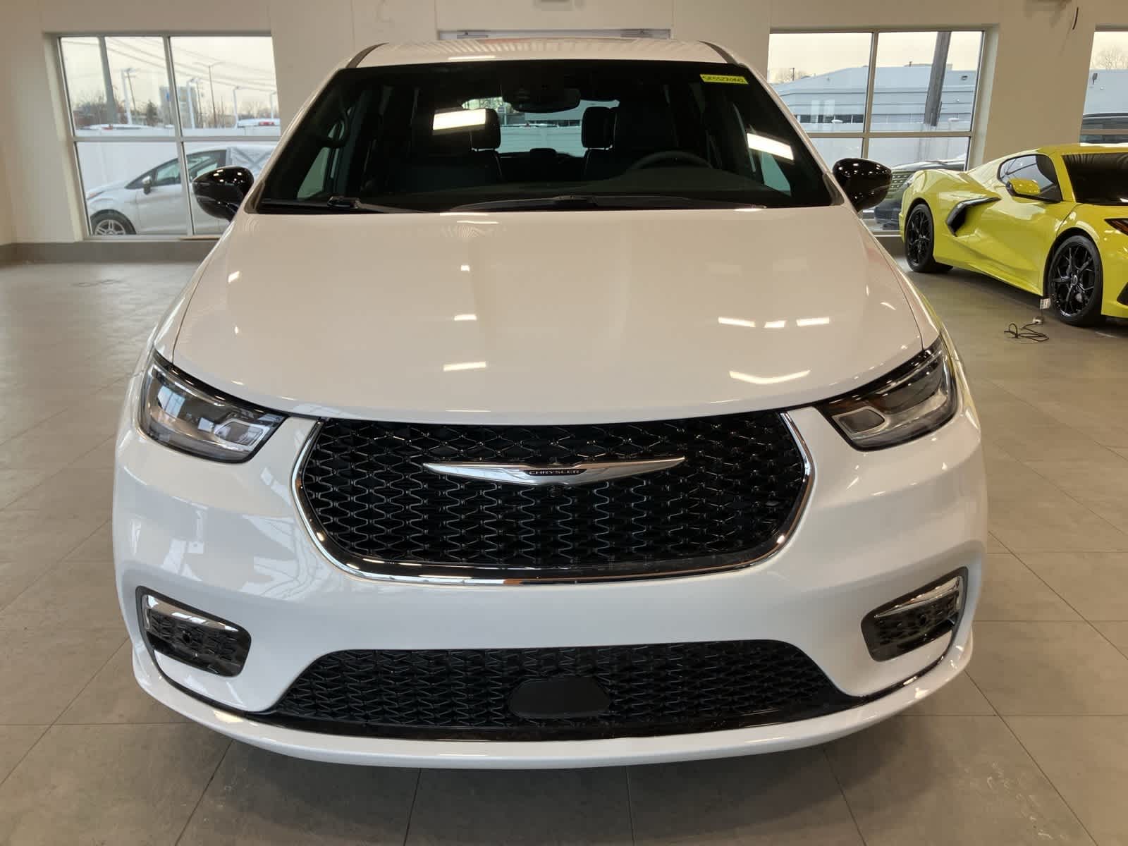 Thumbnail: 2025 Chrysler Pacifica - 2