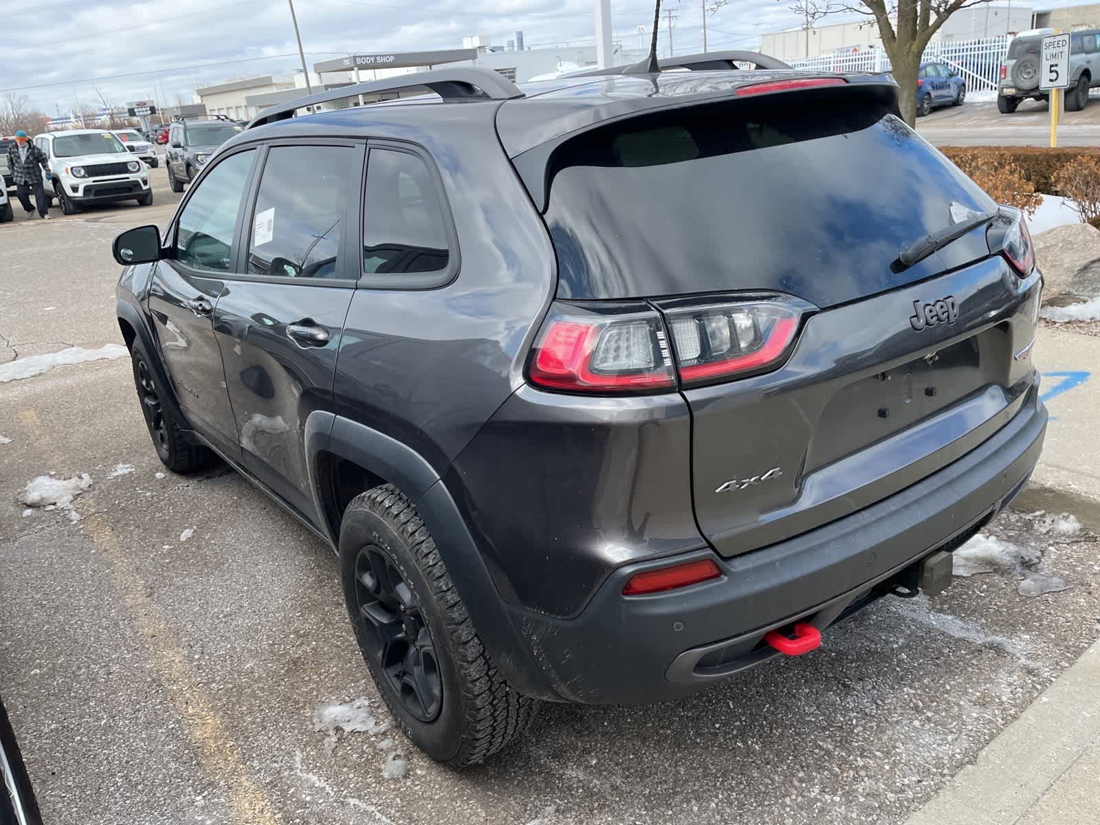 Thumbnail: 2020 Jeep Cherokee - 7