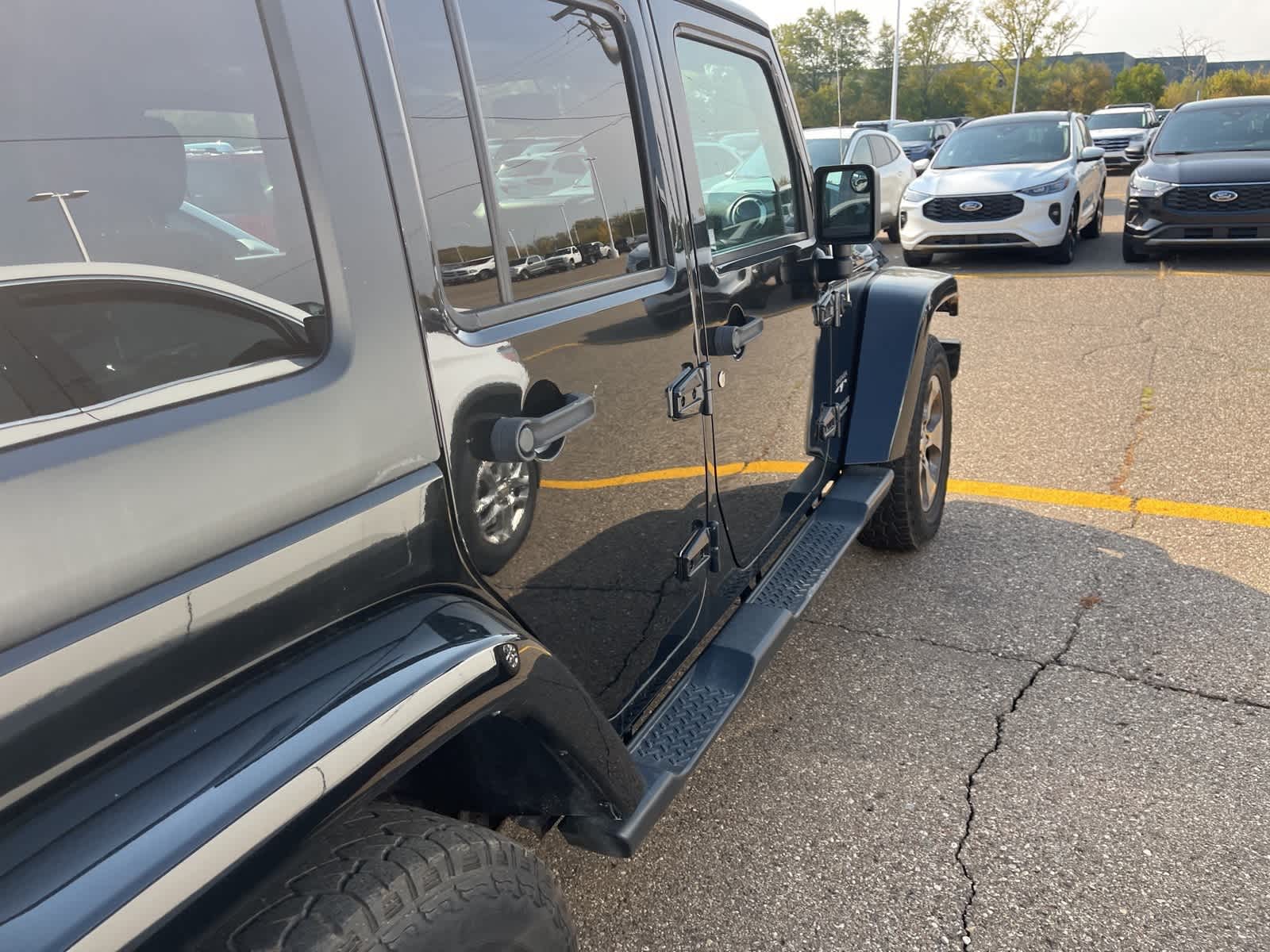 Thumbnail: 2016 Jeep Wrangler - 14