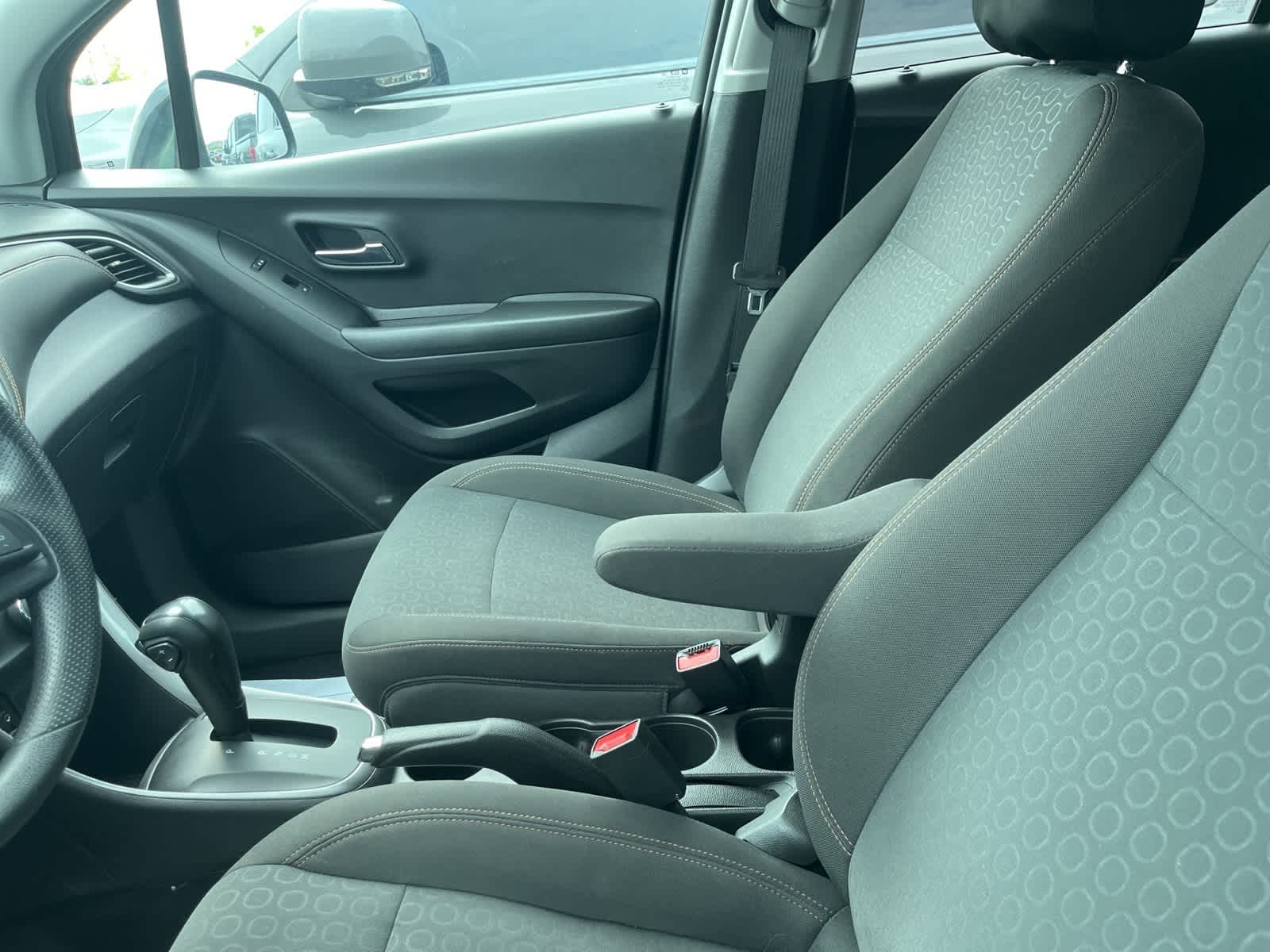 Thumbnail: 2021 Chevrolet Trax - 21