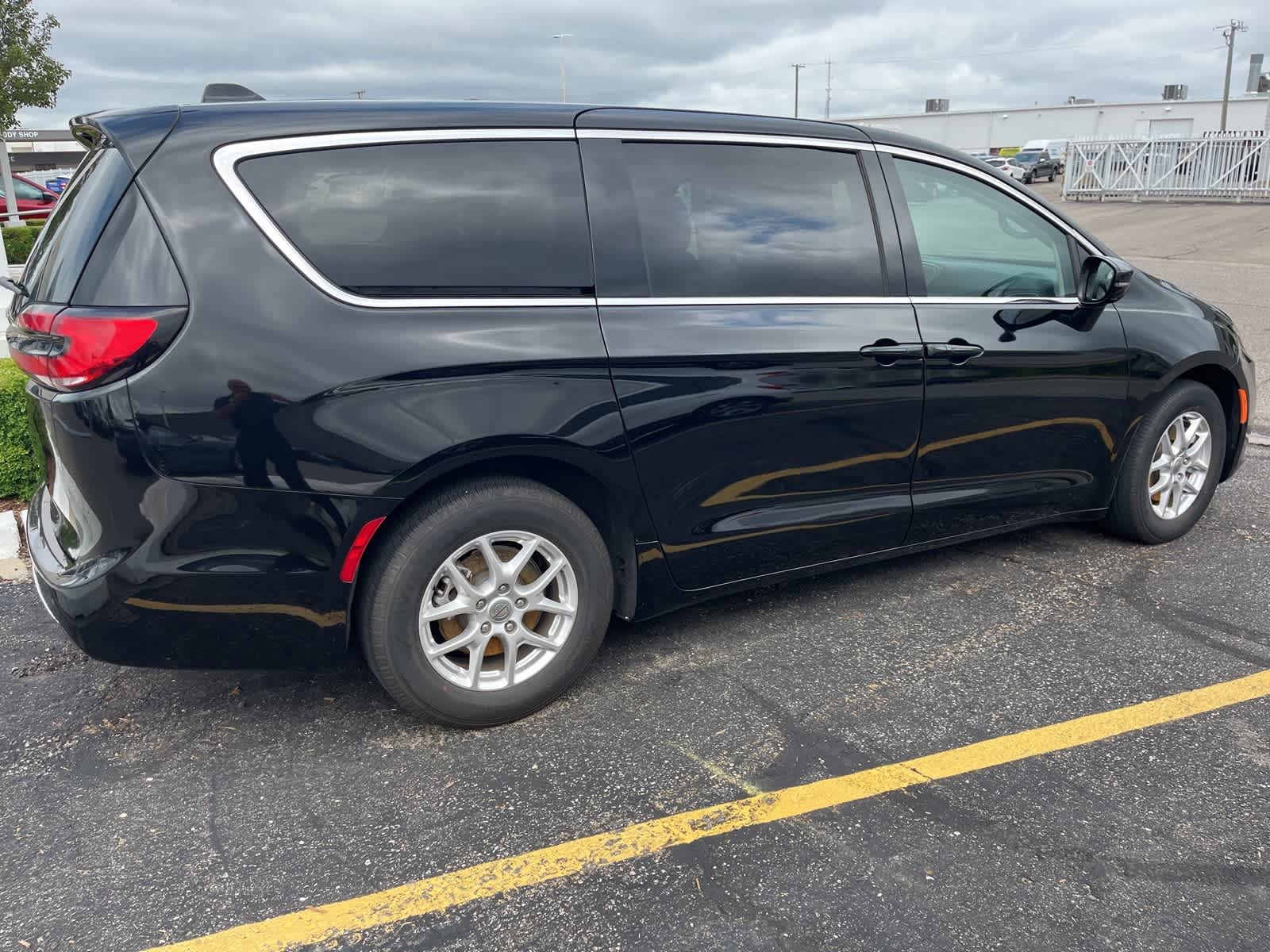 Thumbnail: 2024 Chrysler Pacifica - 12