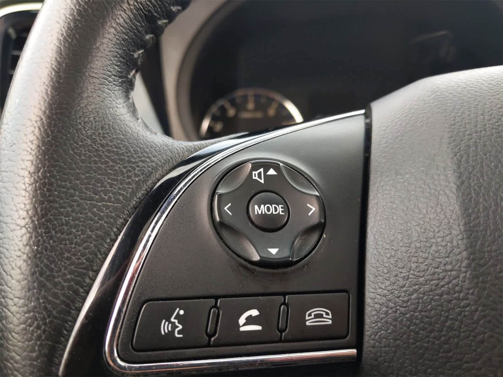 2019 Mitsubishi Outlander LE 24