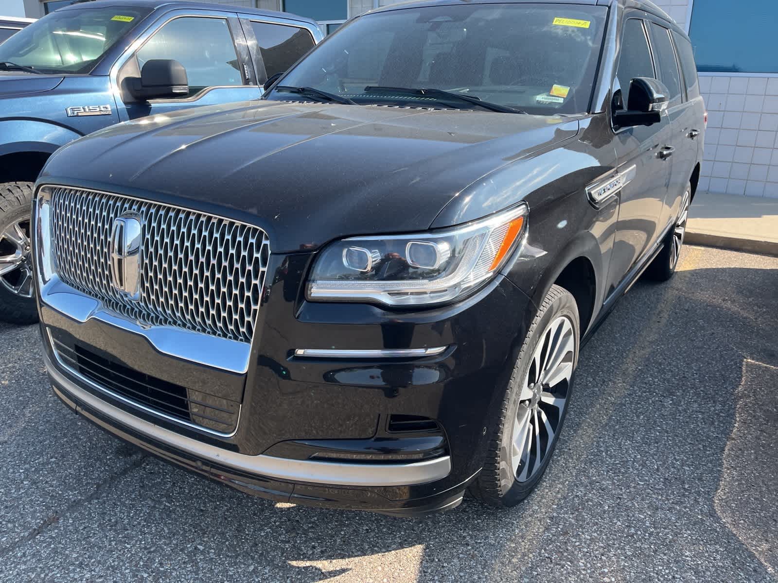 Thumbnail: 2023 Lincoln Navigator - 2