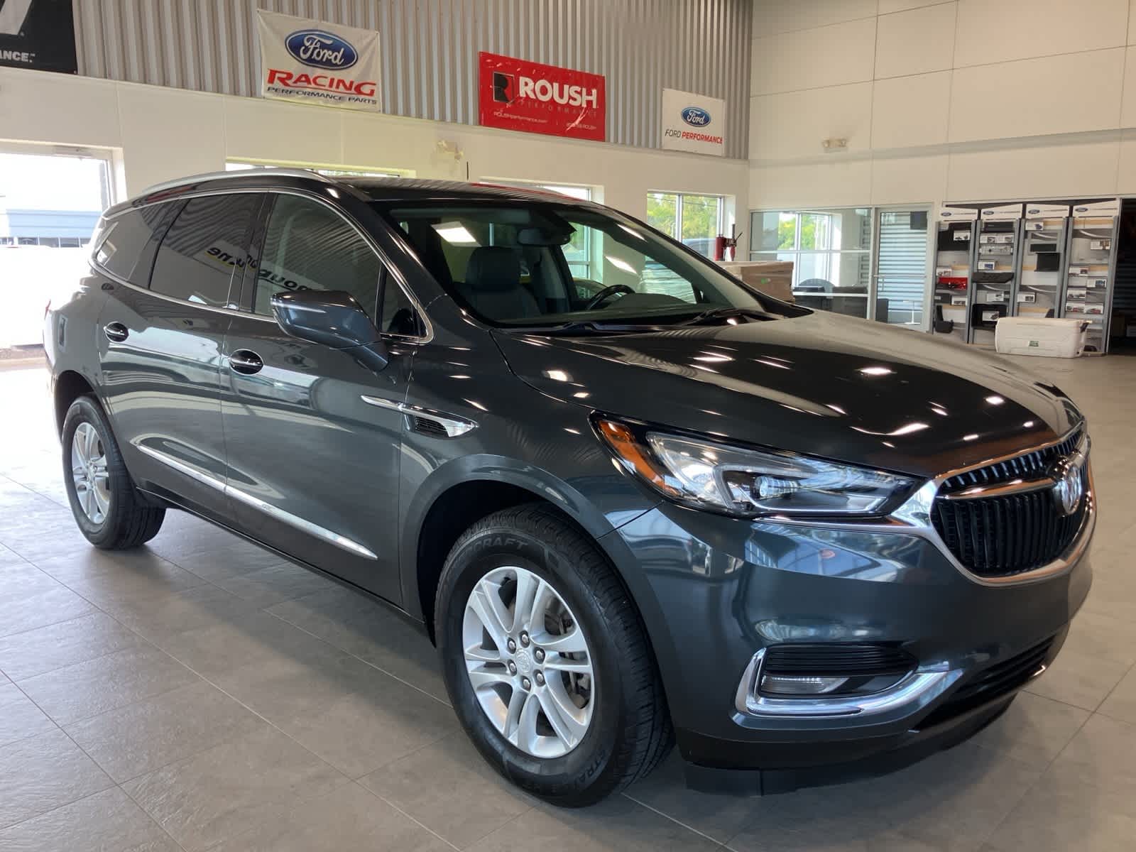 2018 Buick Enclave Essence photo 3