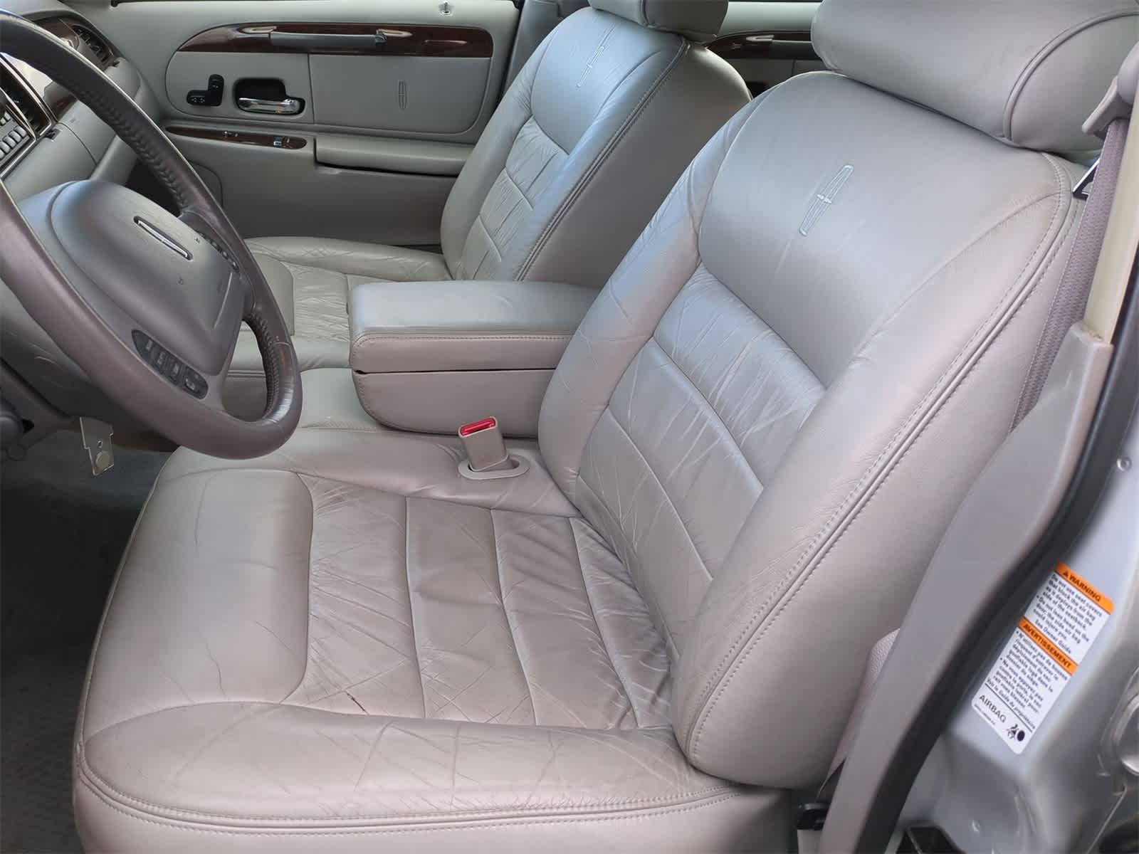 2000 Lincoln Town Car Signature 15