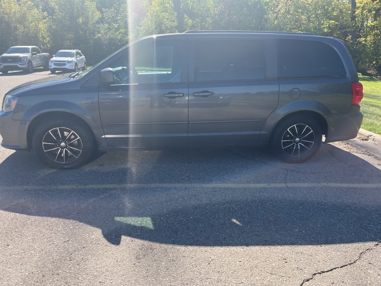 Thumbnail: 2017 Dodge Grand Caravan - 5