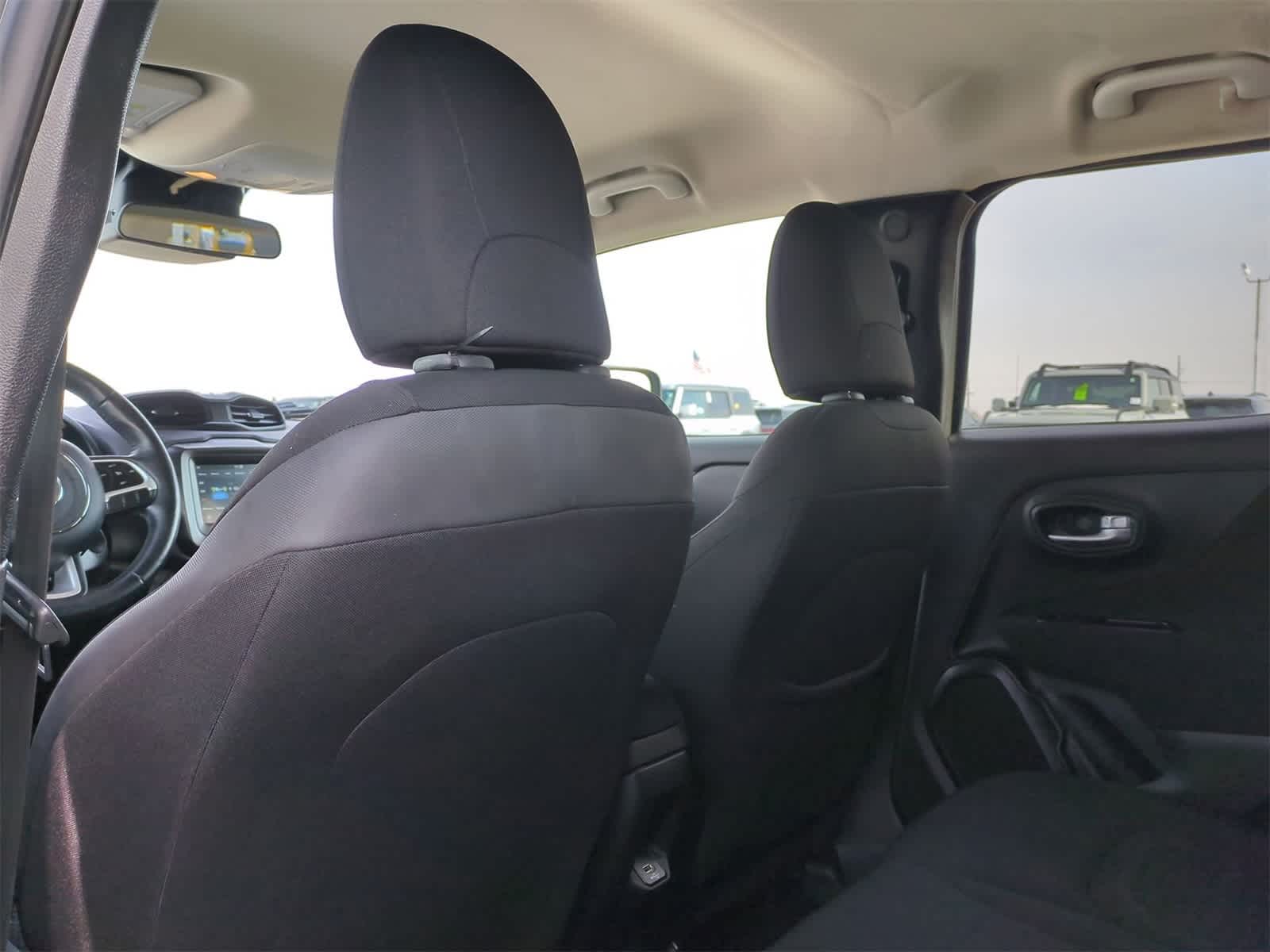 Thumbnail: 2019 Jeep Renegade - 18