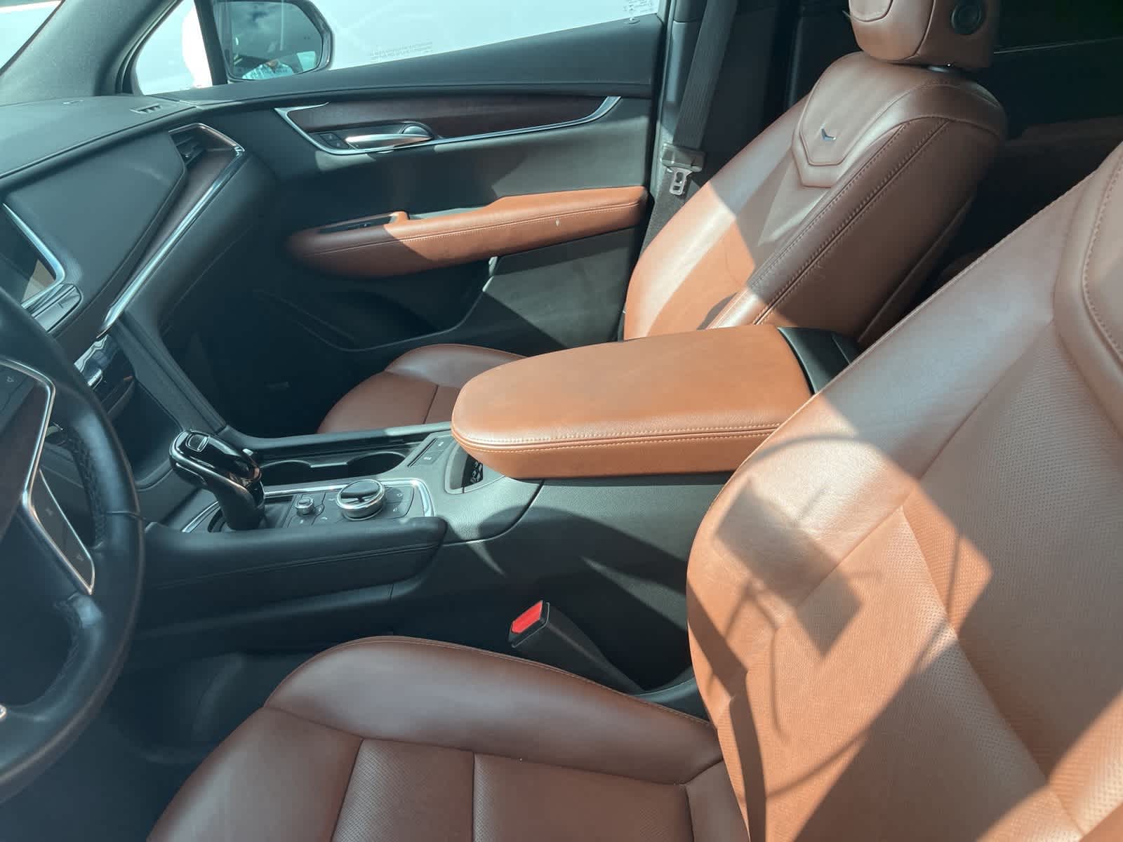 Thumbnail: 2021 Cadillac XT5 - 23