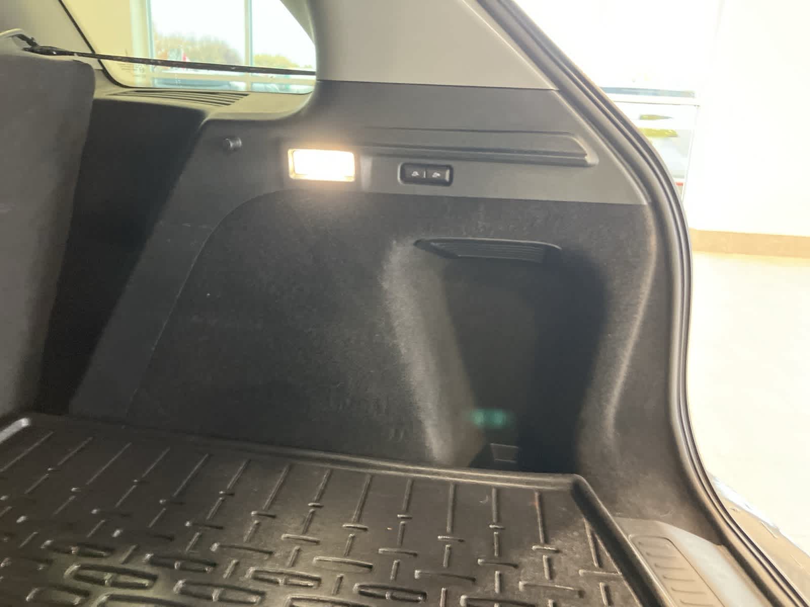 Thumbnail: 2022 Lincoln Corsair - 33