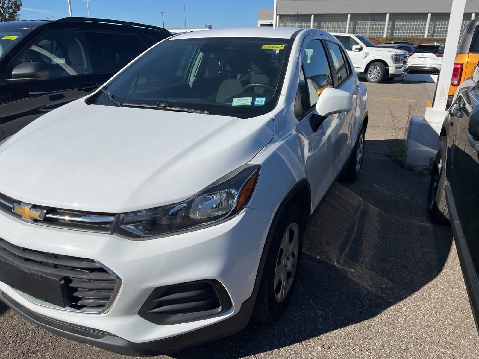 Thumbnail: 2017 Chevrolet Trax - 4
