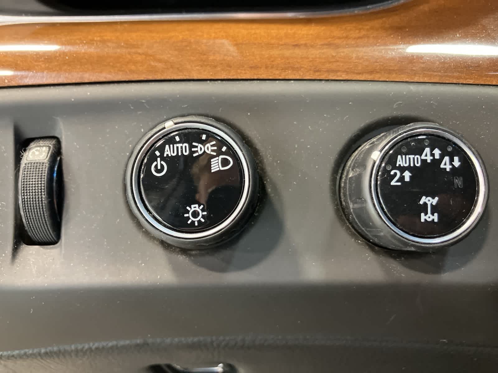 Thumbnail: 2017 Cadillac Escalade - 18