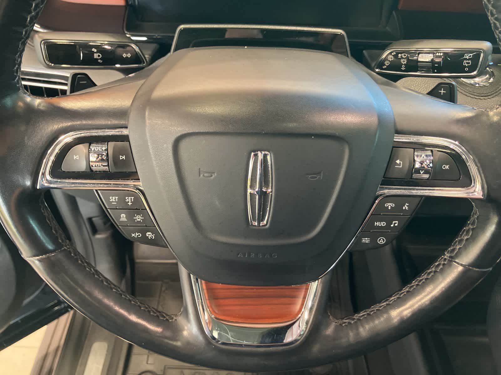 Thumbnail: 2023 Lincoln Navigator - 18