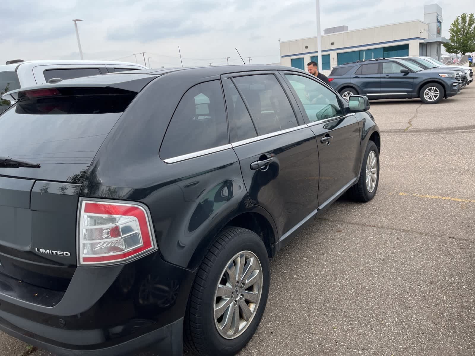 Thumbnail: 2010 Ford Edge - 15