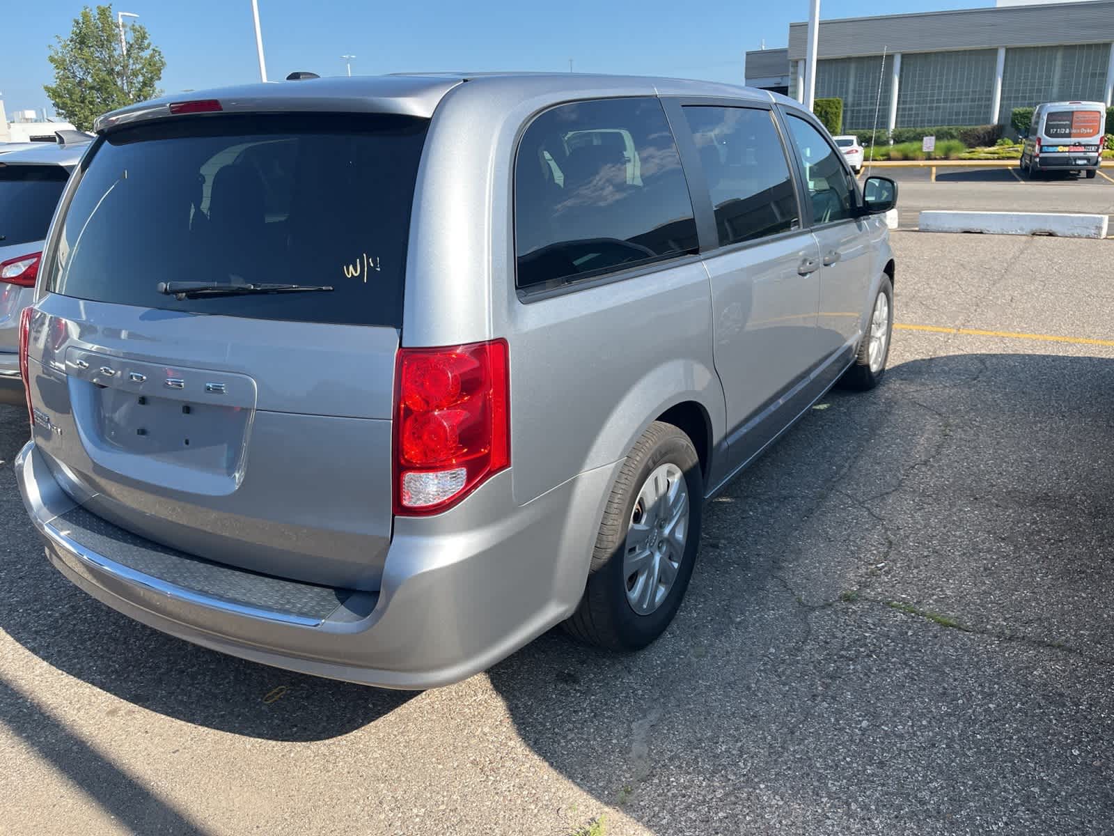 Thumbnail: 2019 Dodge Grand Caravan - 14